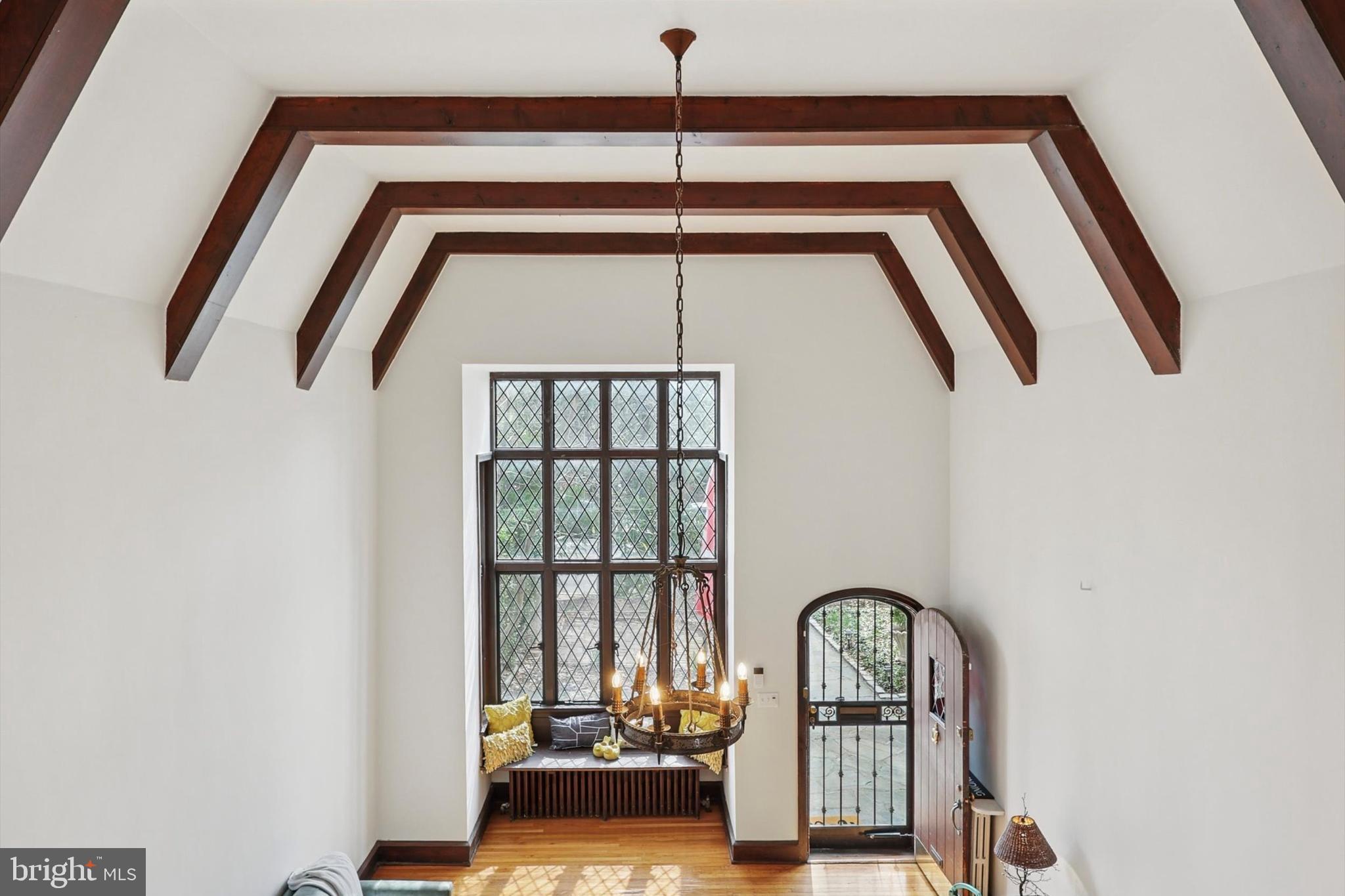 EAST FALLS - Residential