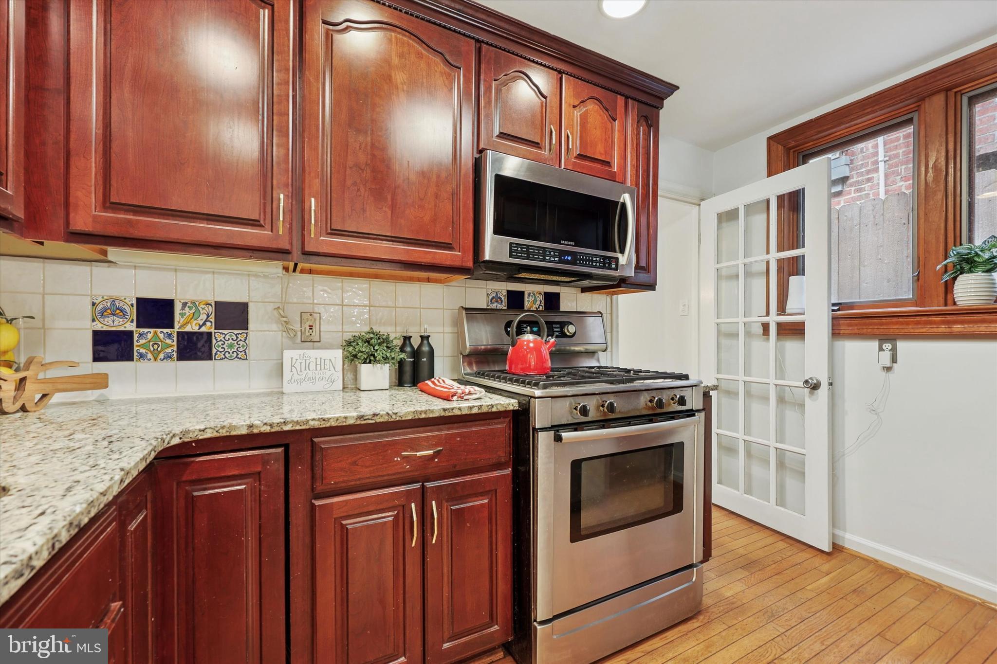 EAST FALLS - Residential