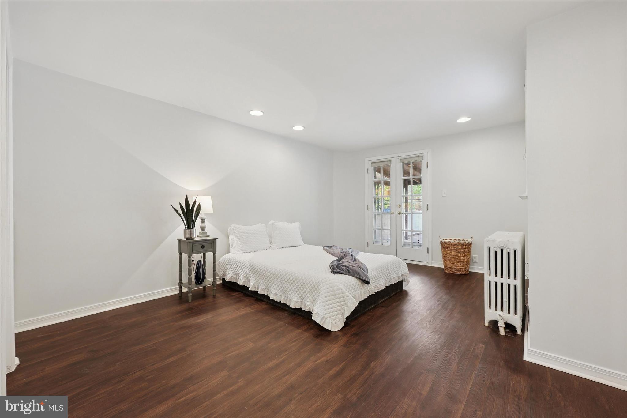 EAST FALLS - Residential