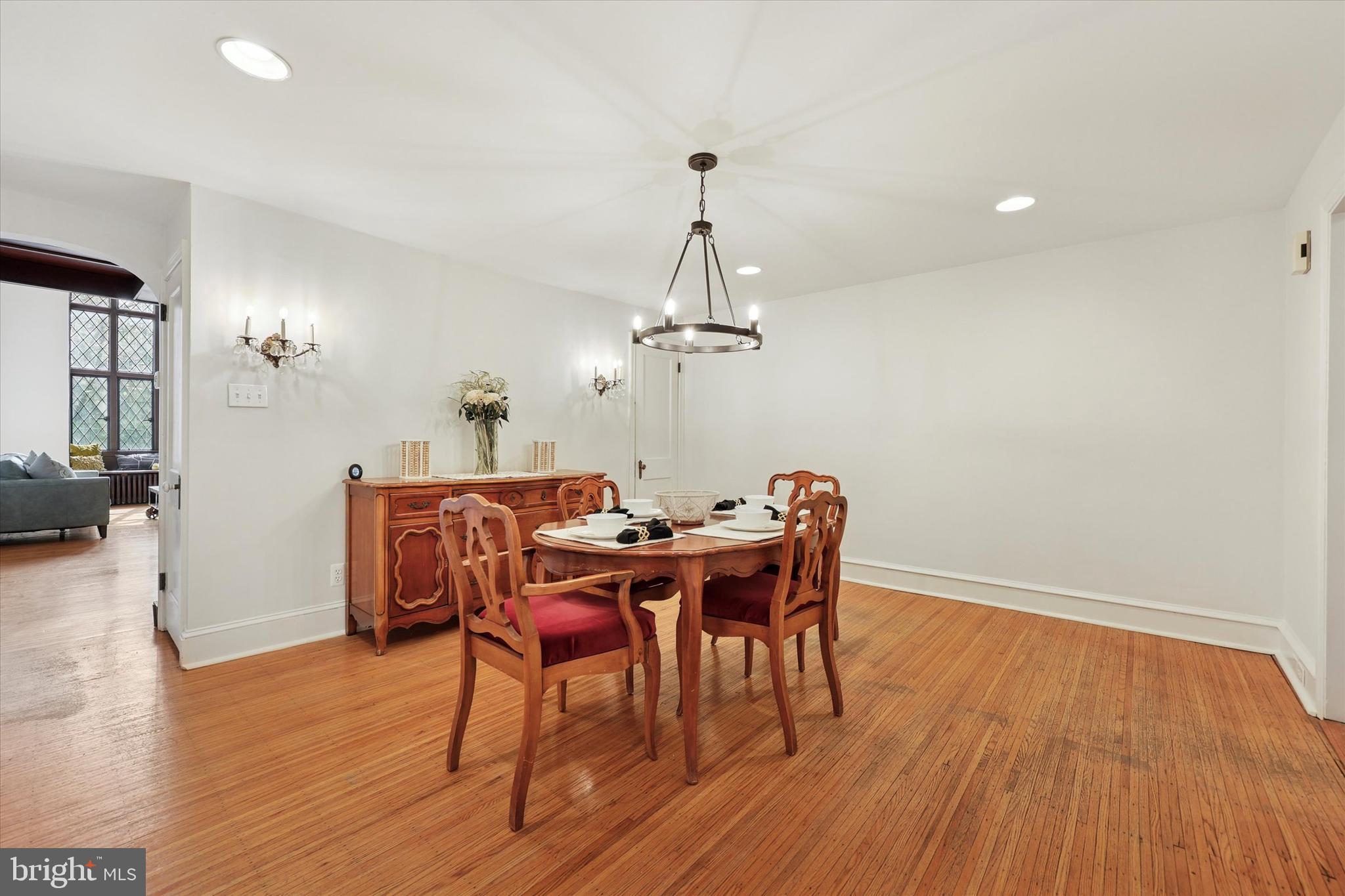 EAST FALLS - Residential