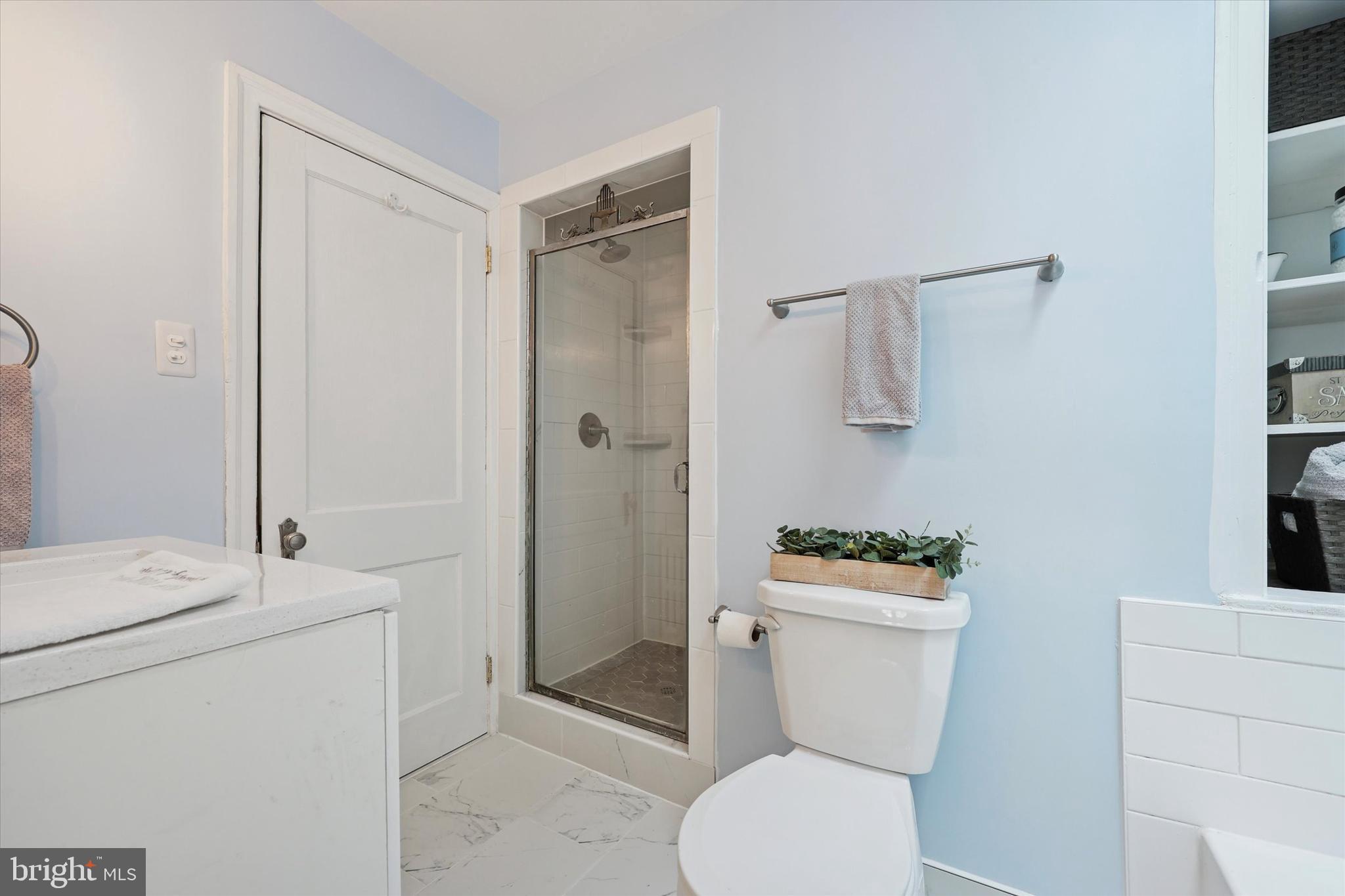 EAST FALLS - Residential