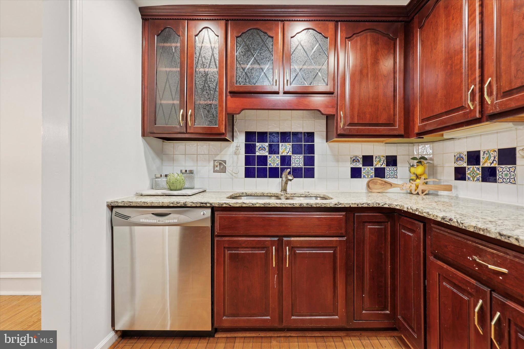 EAST FALLS - Residential