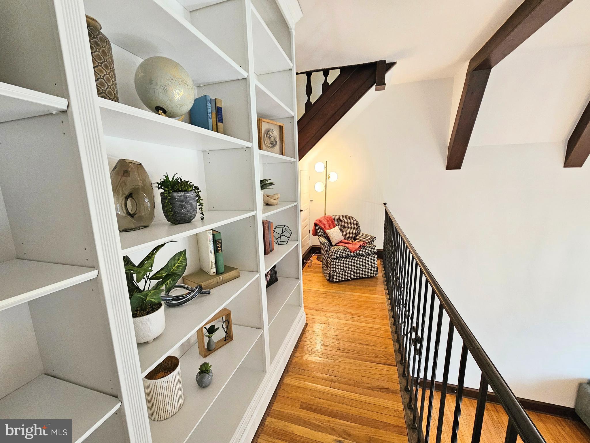 EAST FALLS - Residential