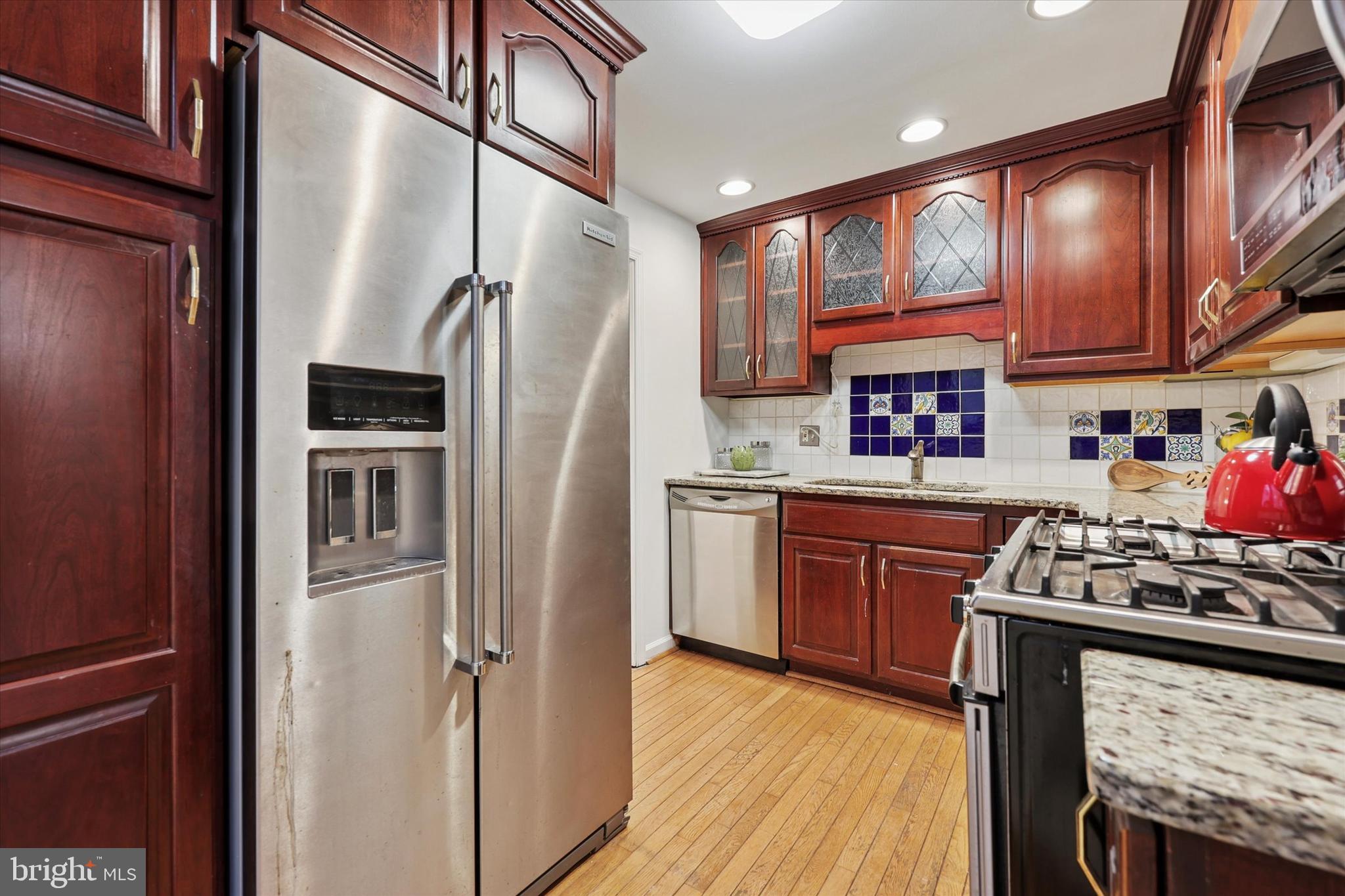 EAST FALLS - Residential