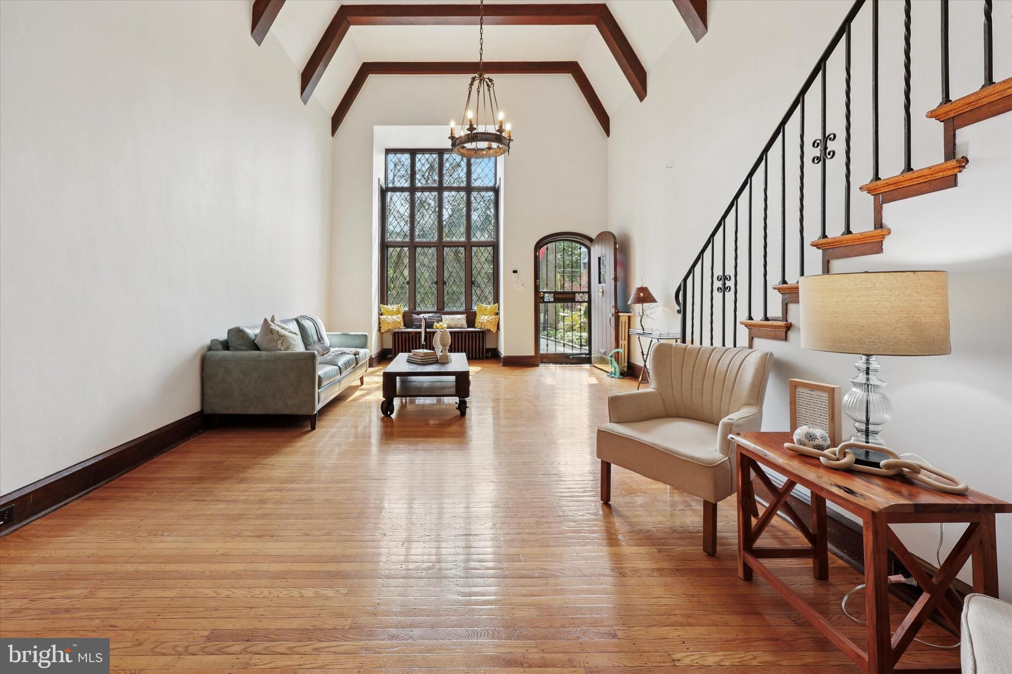 EAST FALLS - Residential