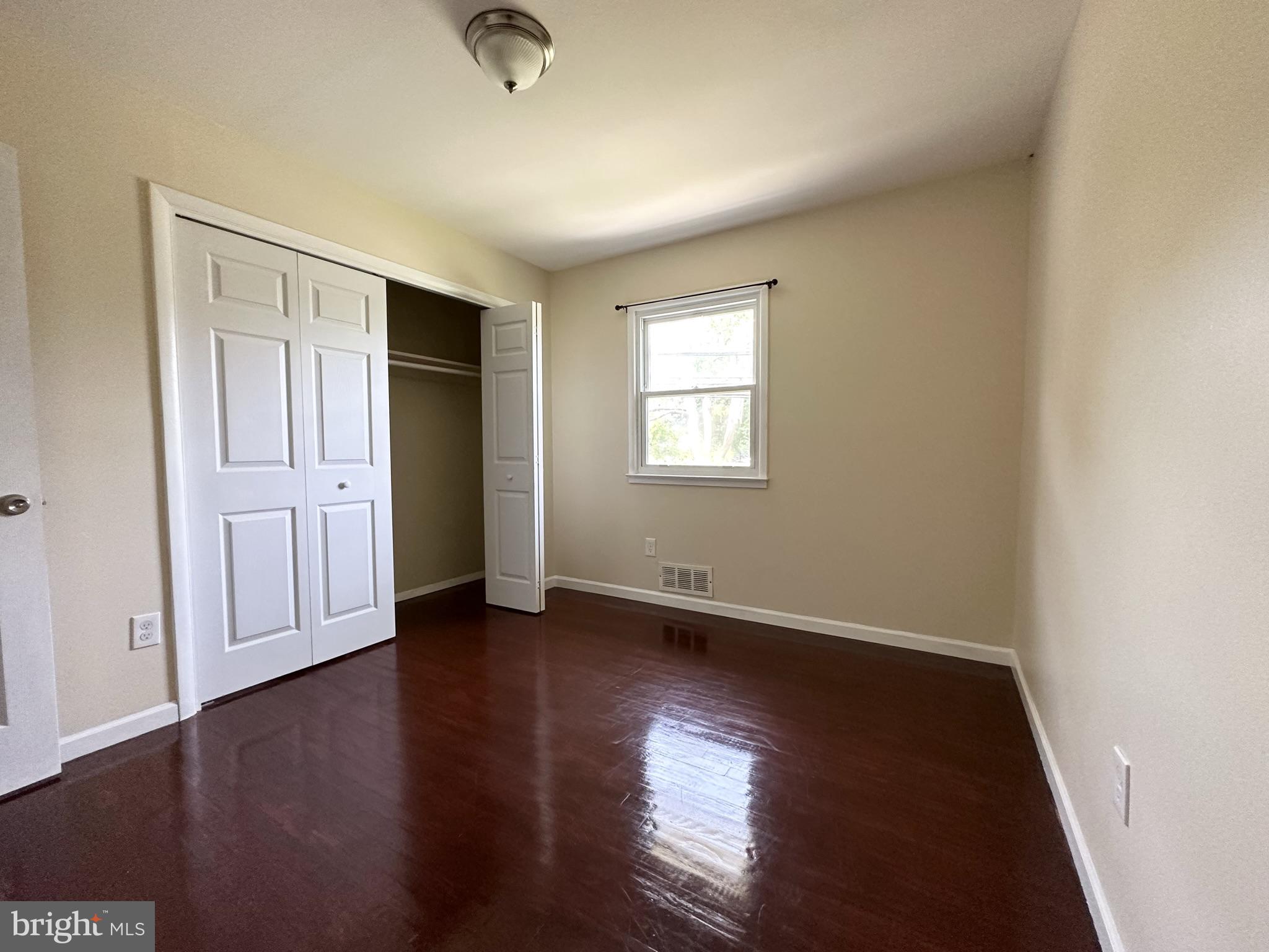 CALVERTON - Residential