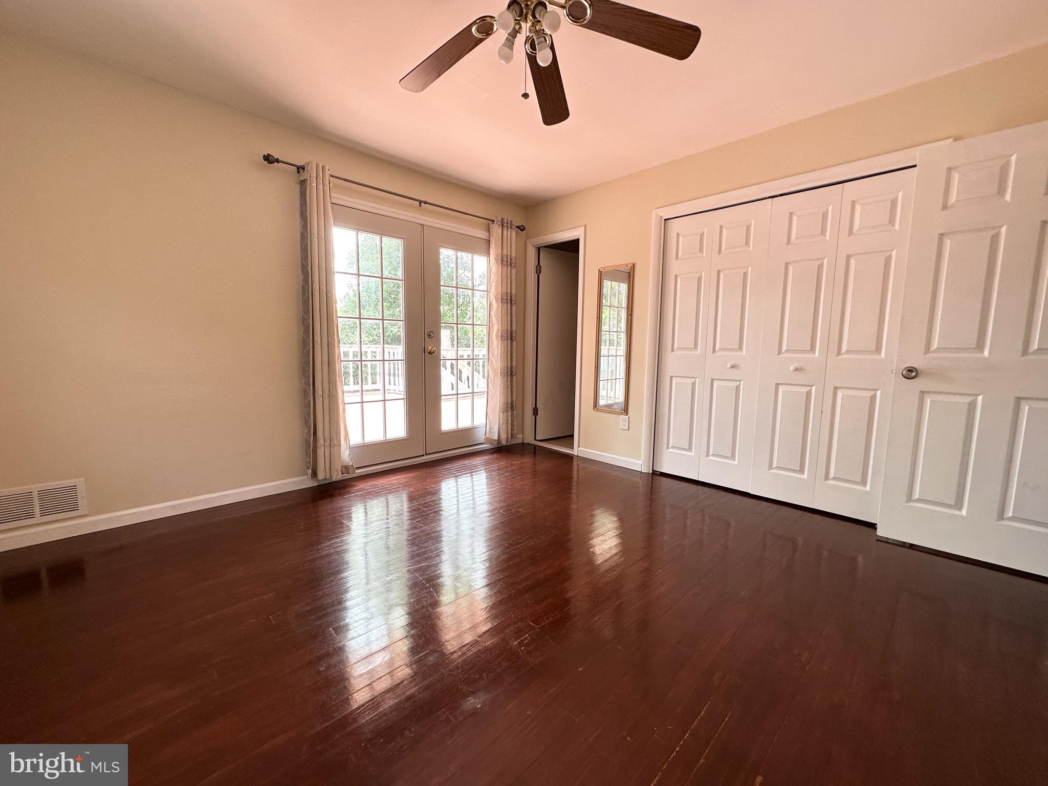 CALVERTON - Residential