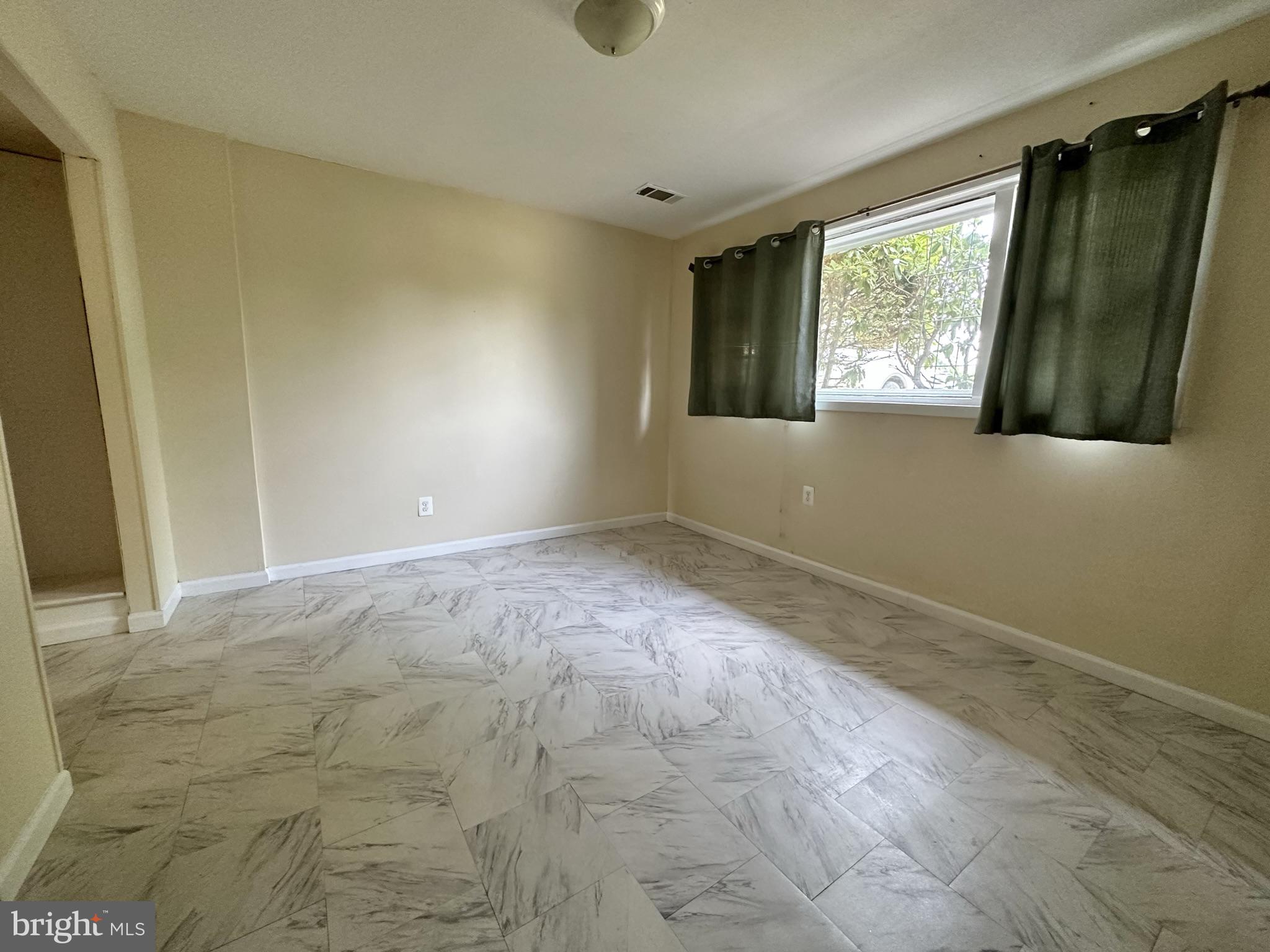 CALVERTON - Residential