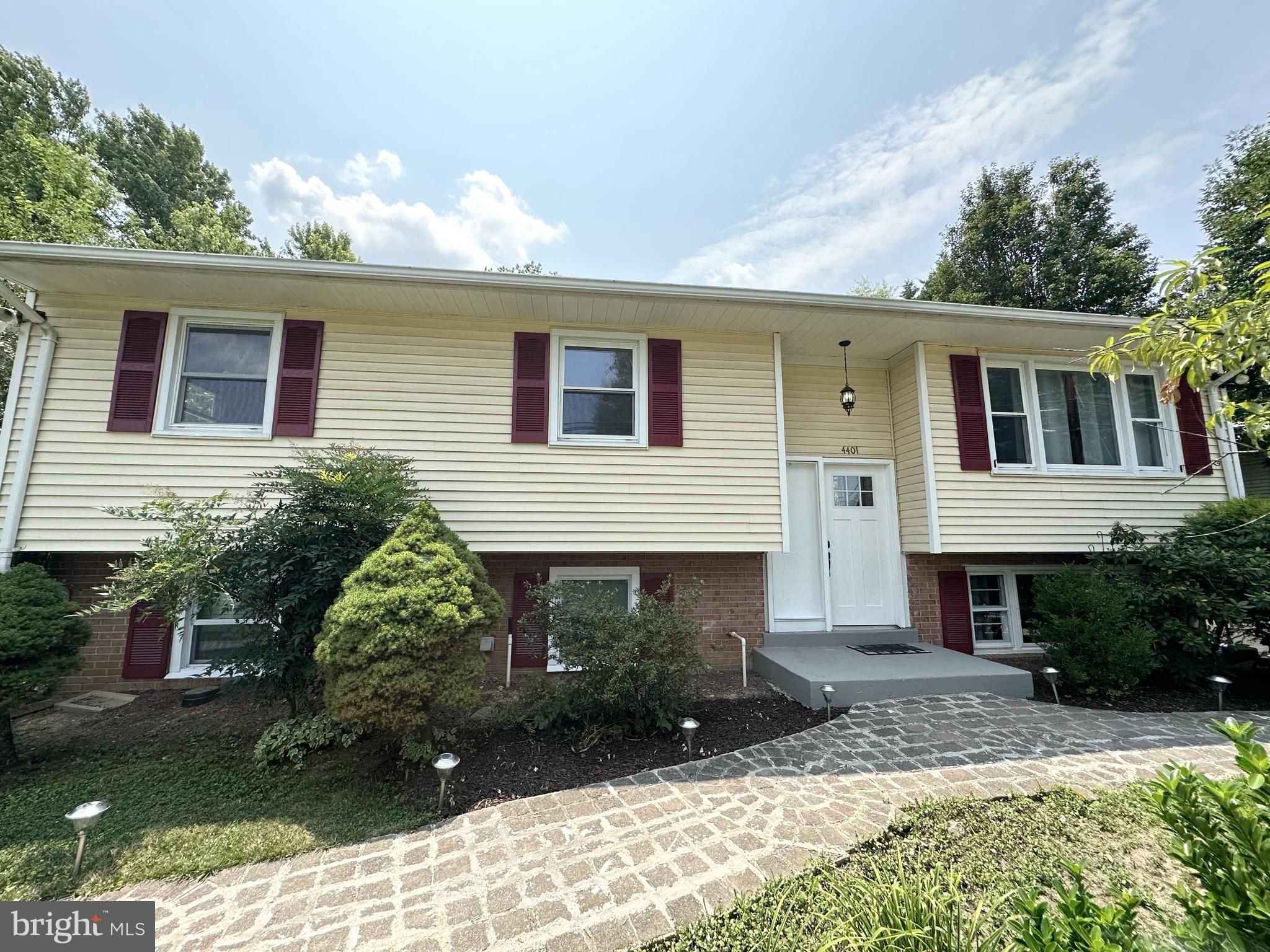 CALVERTON - Residential