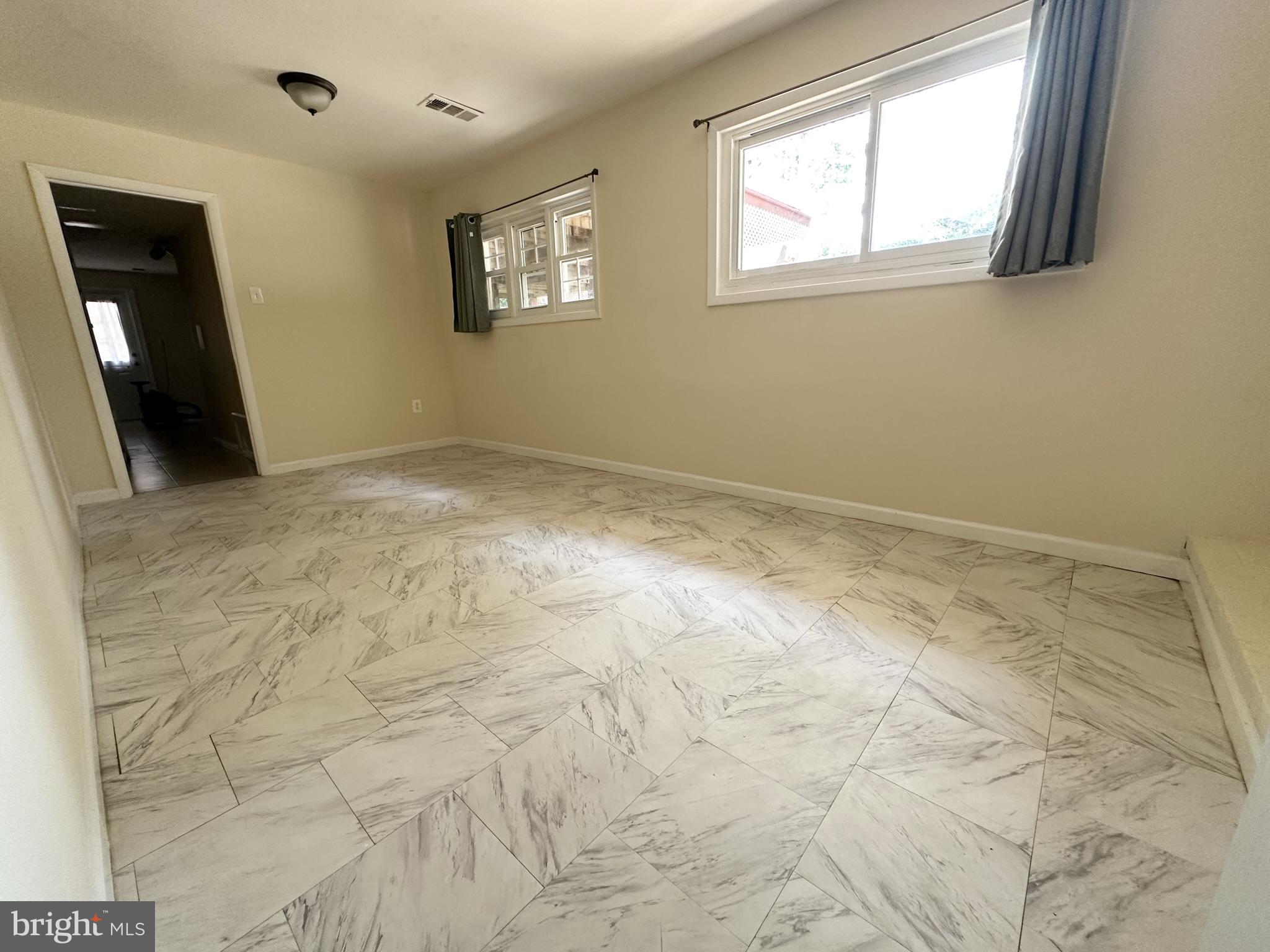 CALVERTON - Residential