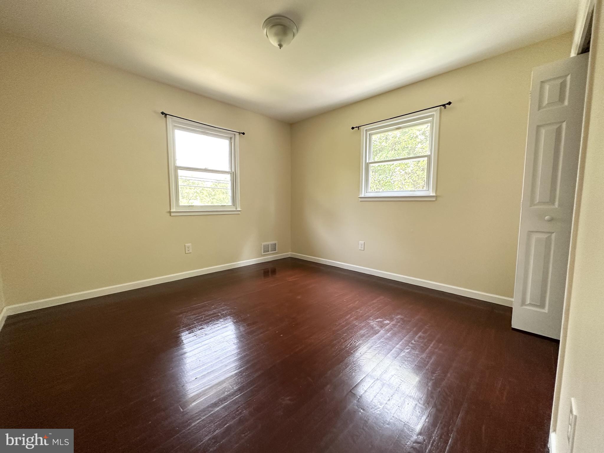 CALVERTON - Residential