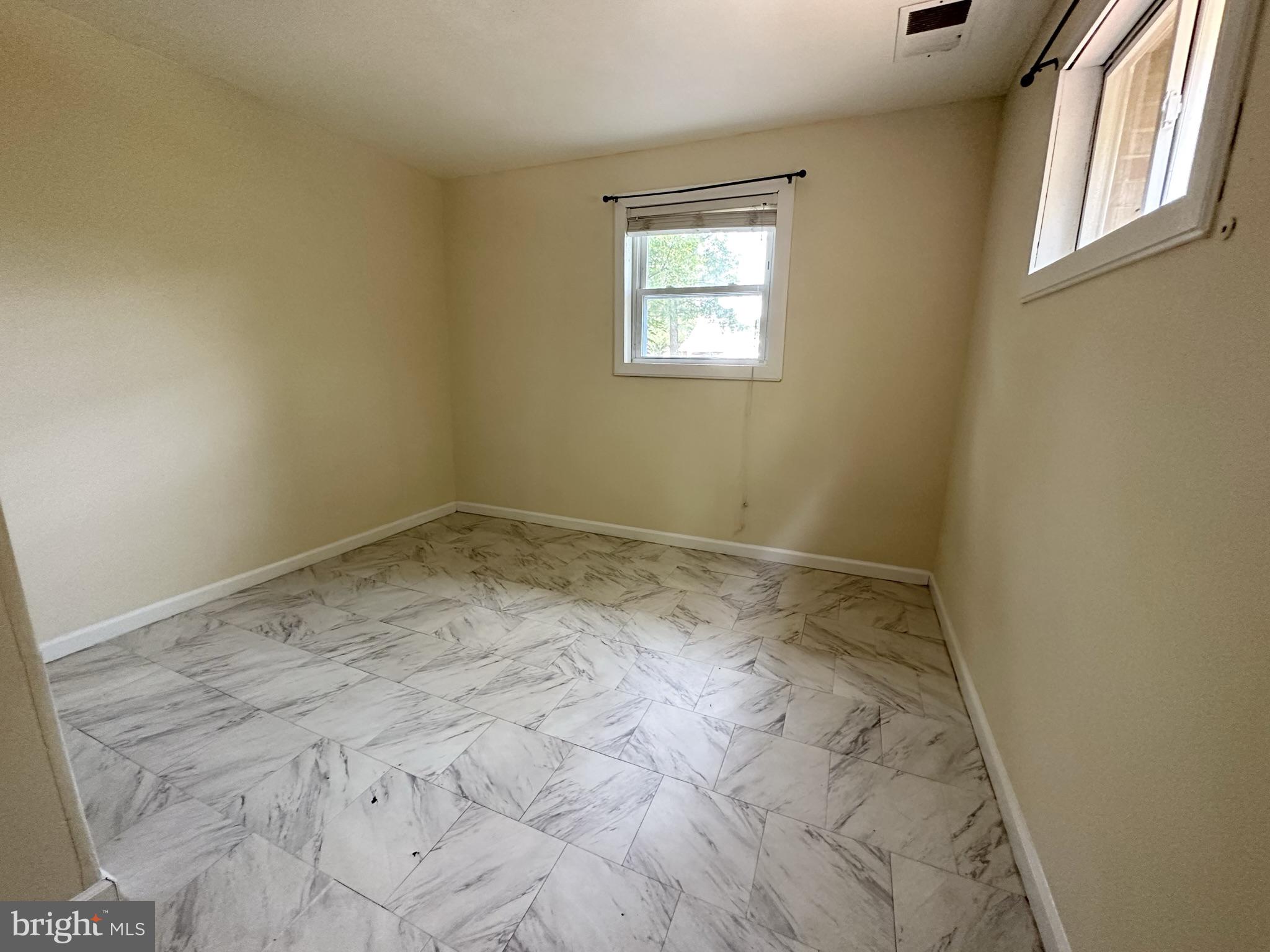 CALVERTON - Residential