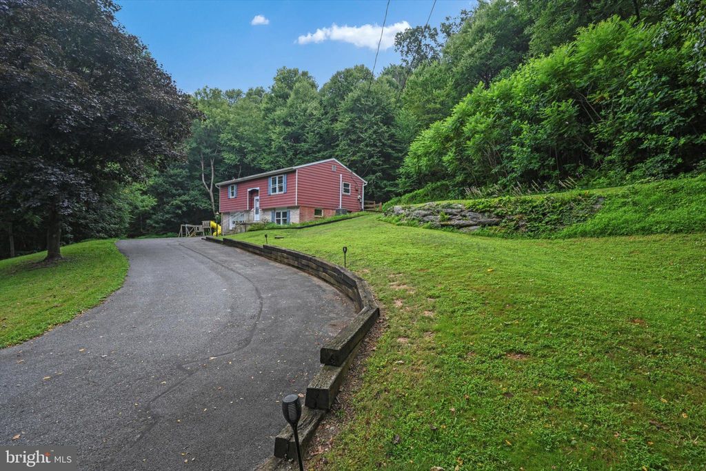 Photo of 593 BUCK RD, QUARRYVILLE, PA 17566 (MLS # PALA2038342)