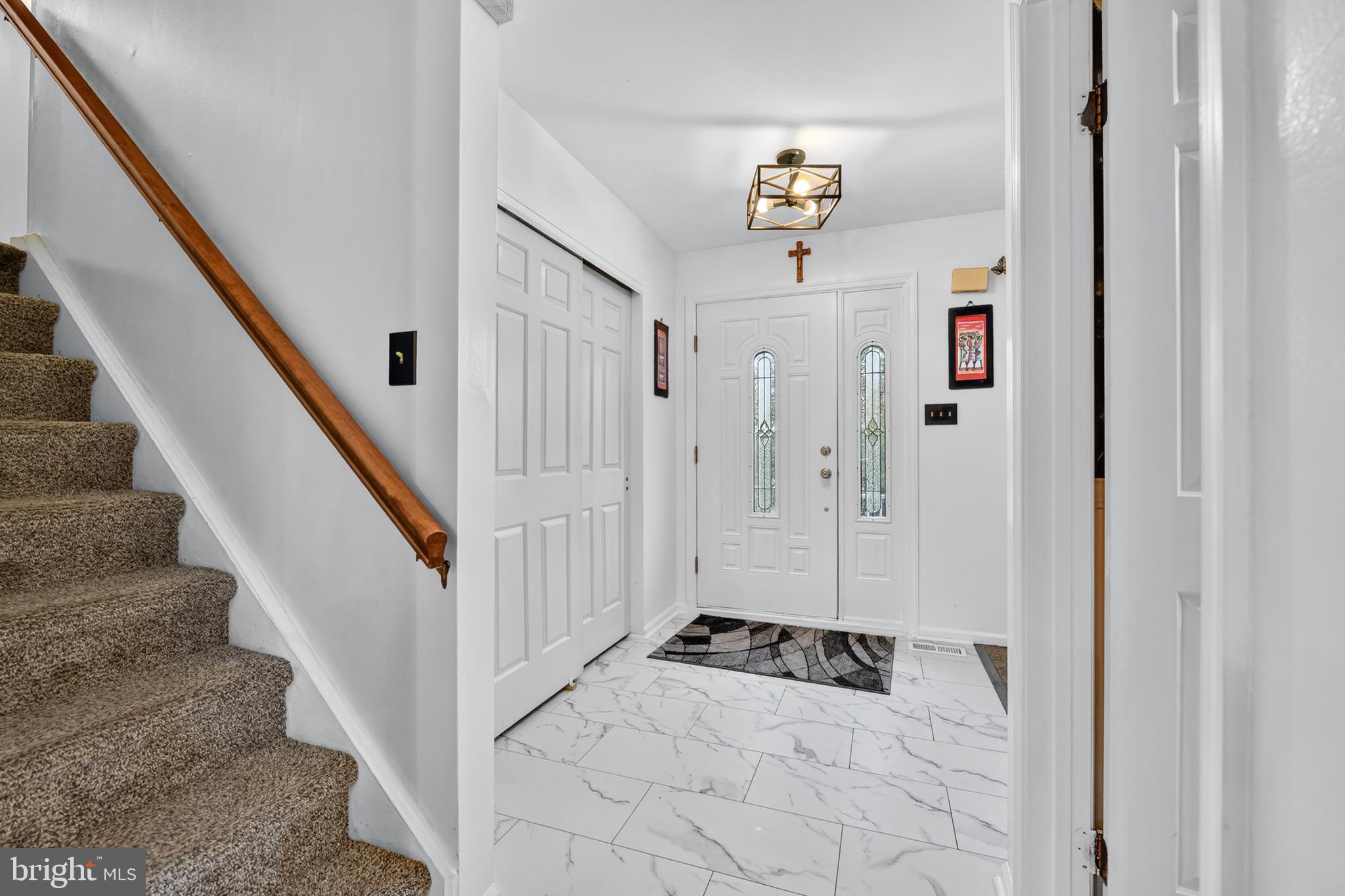 207 LINCOLN DRIVE