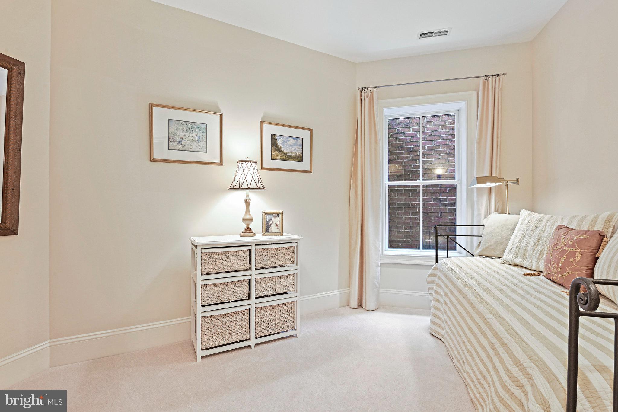 TYSONS CHASE - Residential