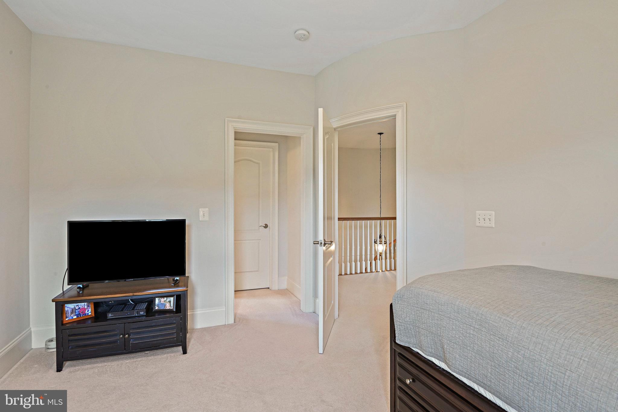 TYSONS CHASE - Residential