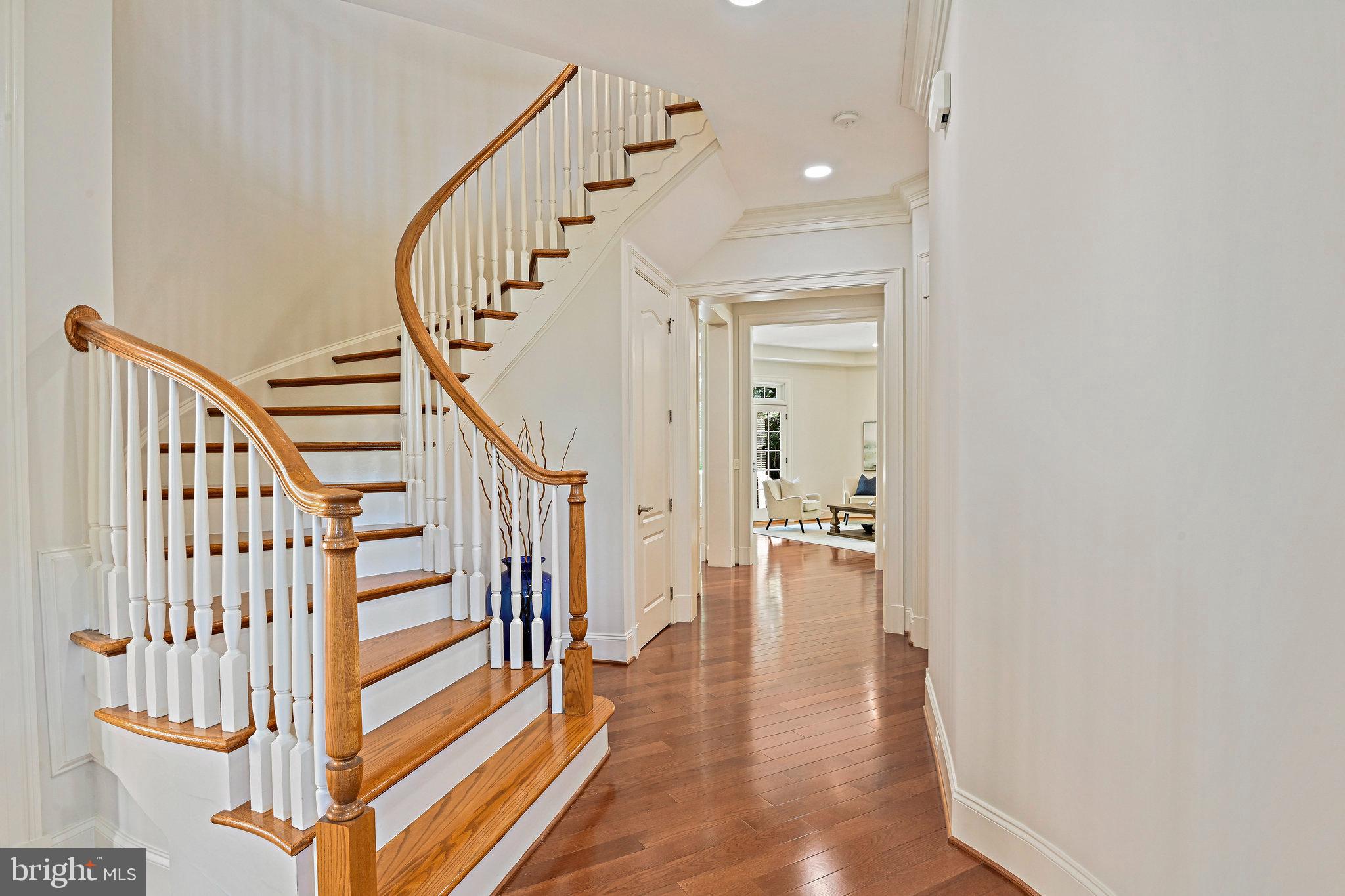 TYSONS CHASE - Residential