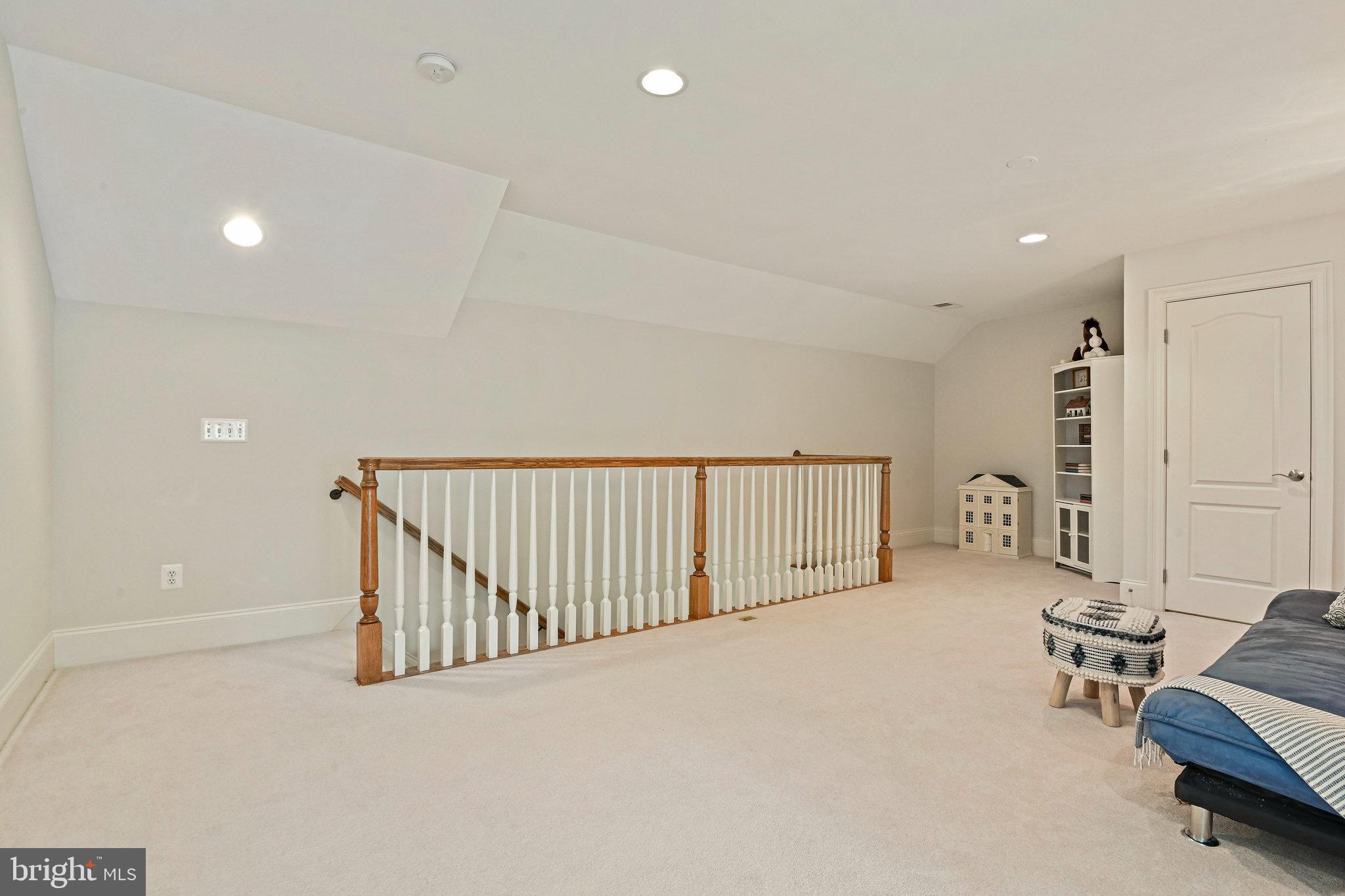 TYSONS CHASE - Residential