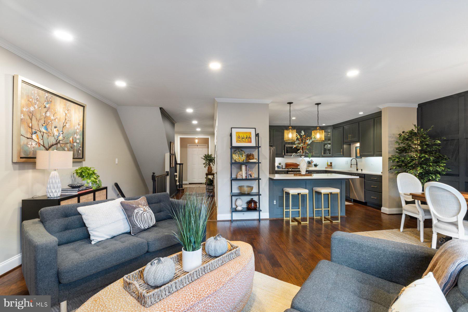 11 ALICEVIEW COURT