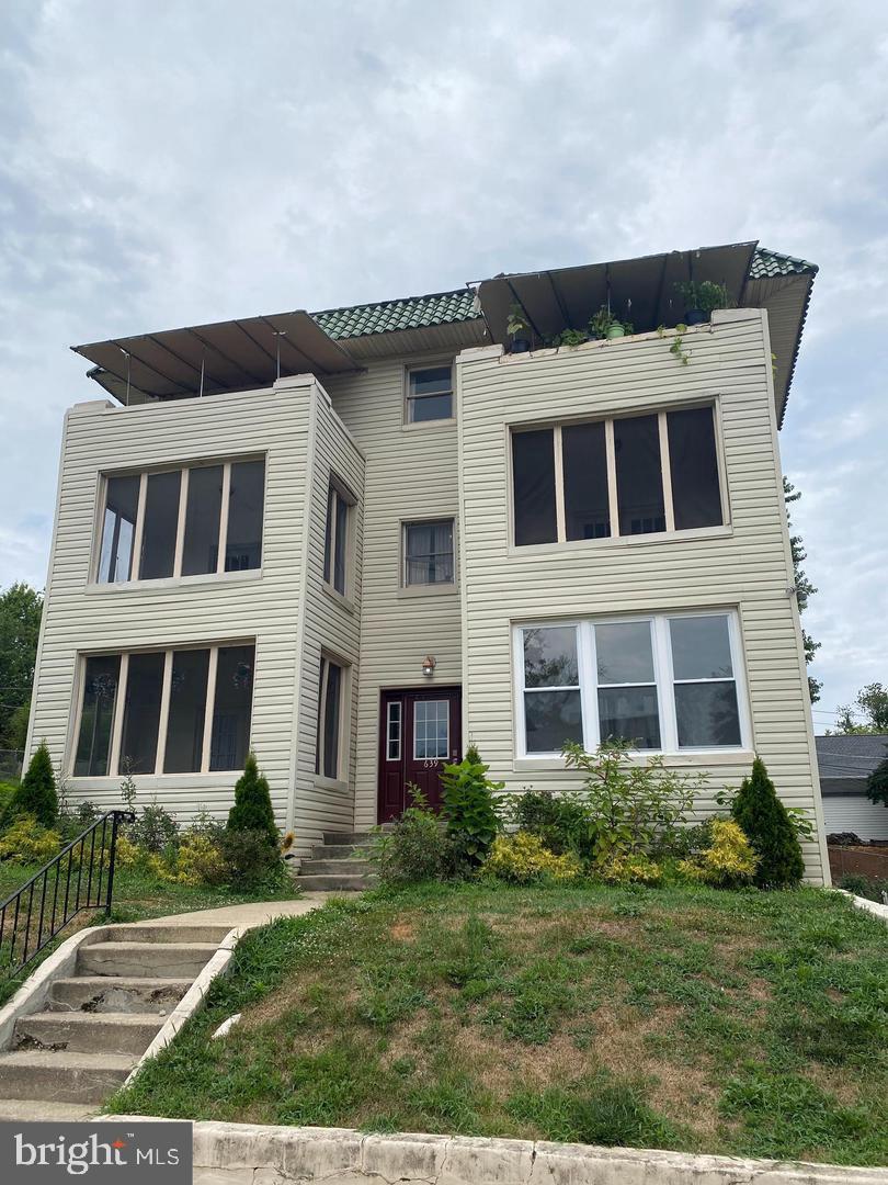 PARADISE - Residential Lease