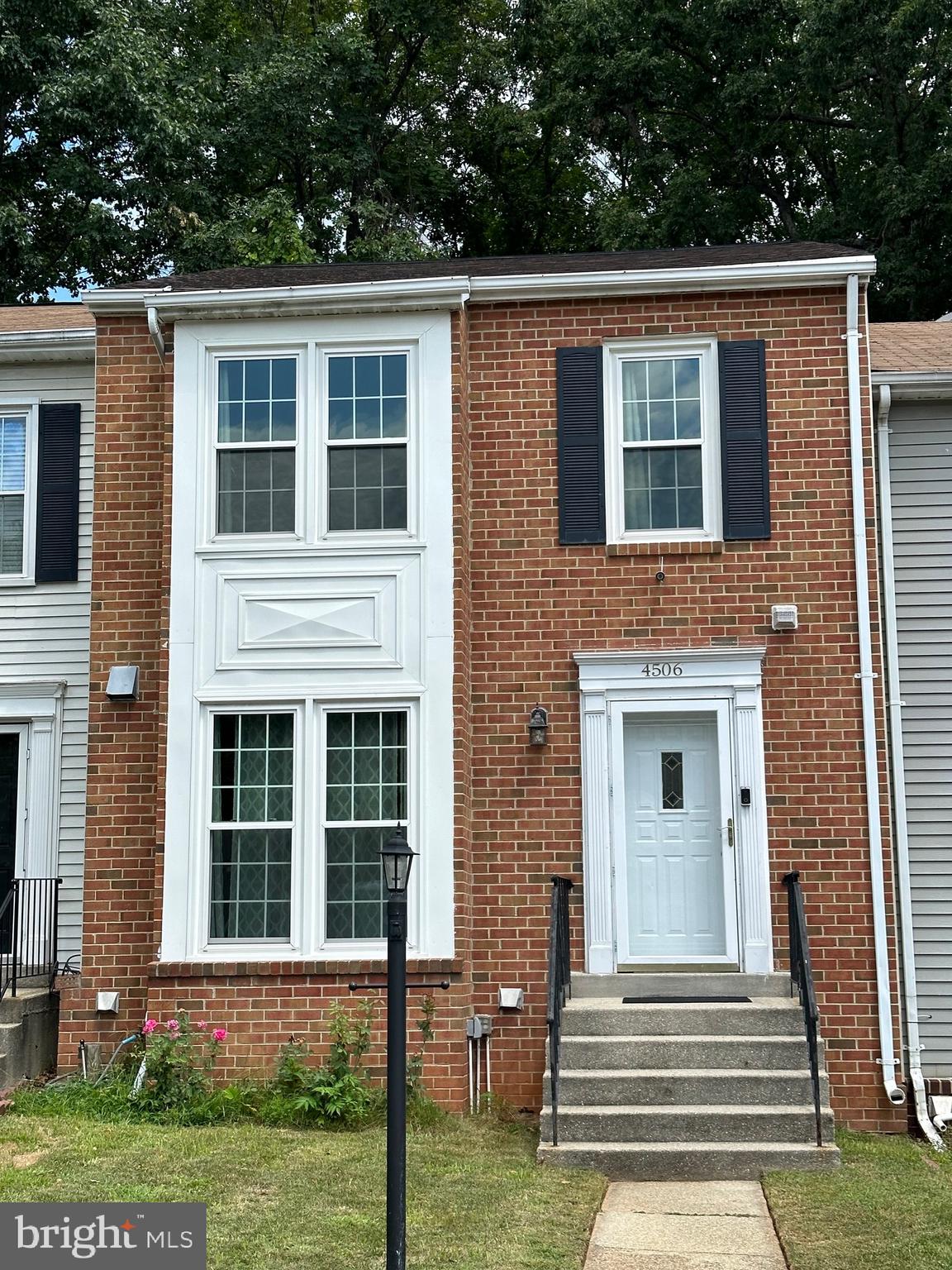 TOWNS OF FOREST HILLS - Residential Lease