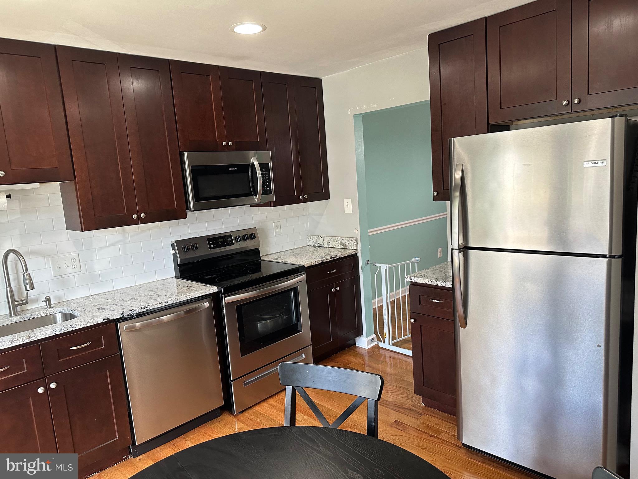 TOWNS OF FOREST HILLS - Residential Lease