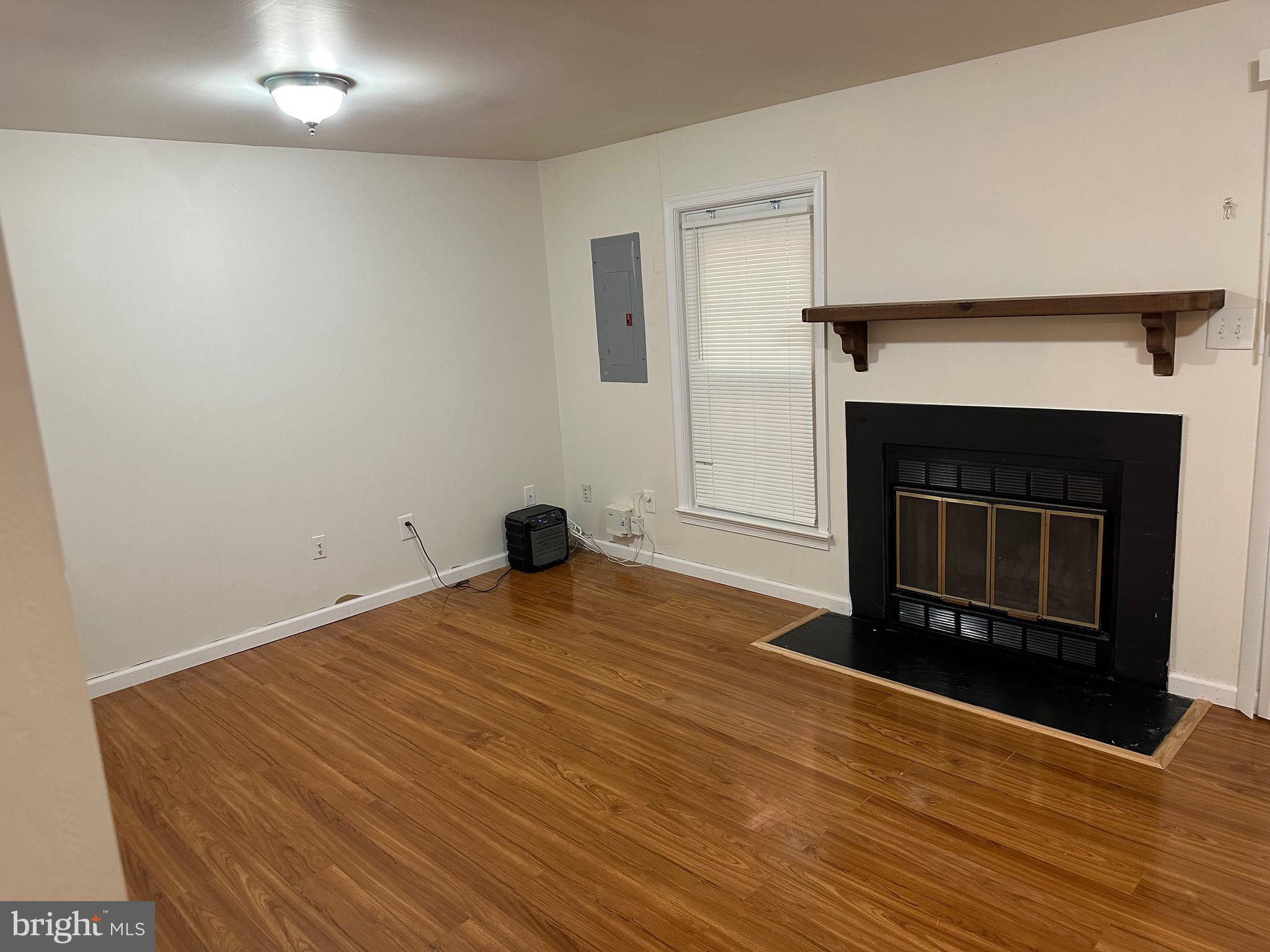 TOWNS OF FOREST HILLS - Residential Lease