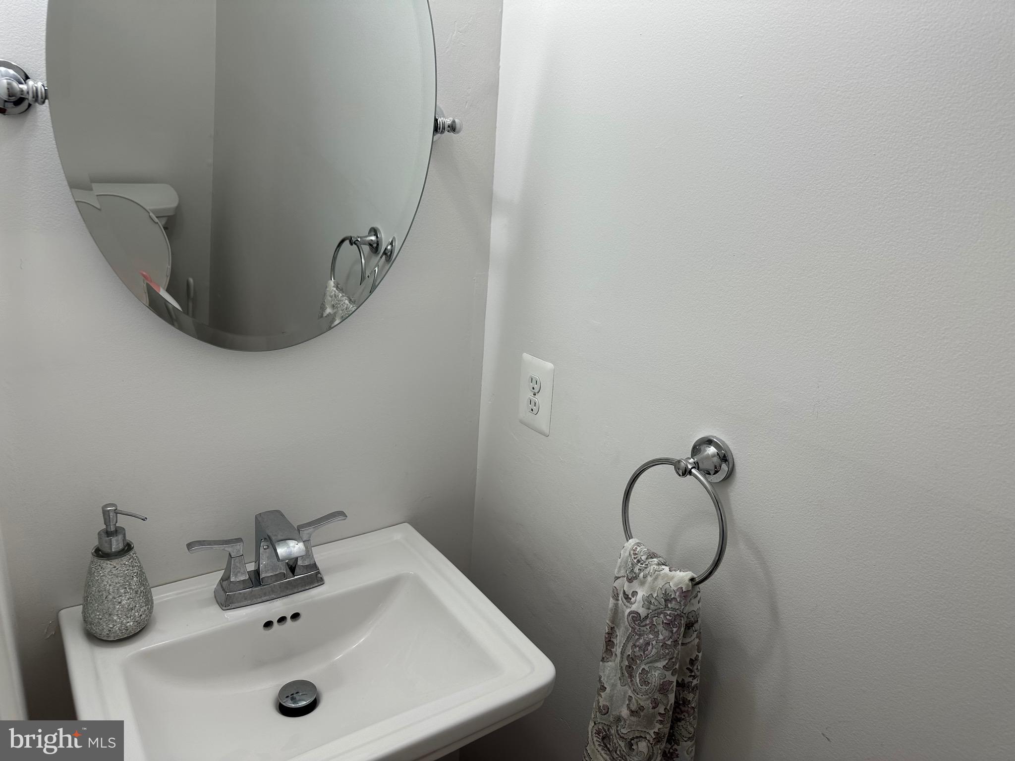 TOWNS OF FOREST HILLS - Residential Lease