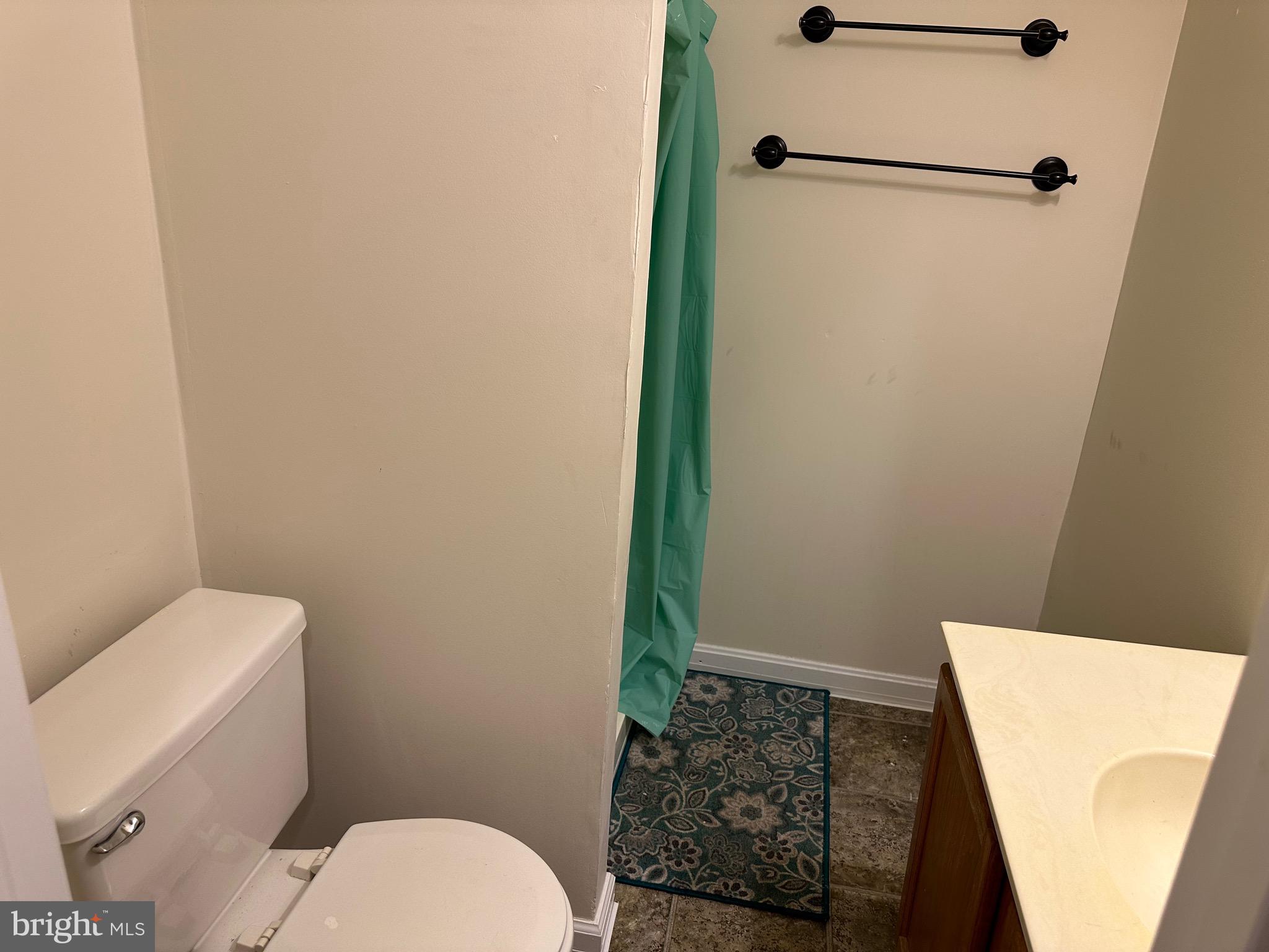 TOWNS OF FOREST HILLS - Residential Lease