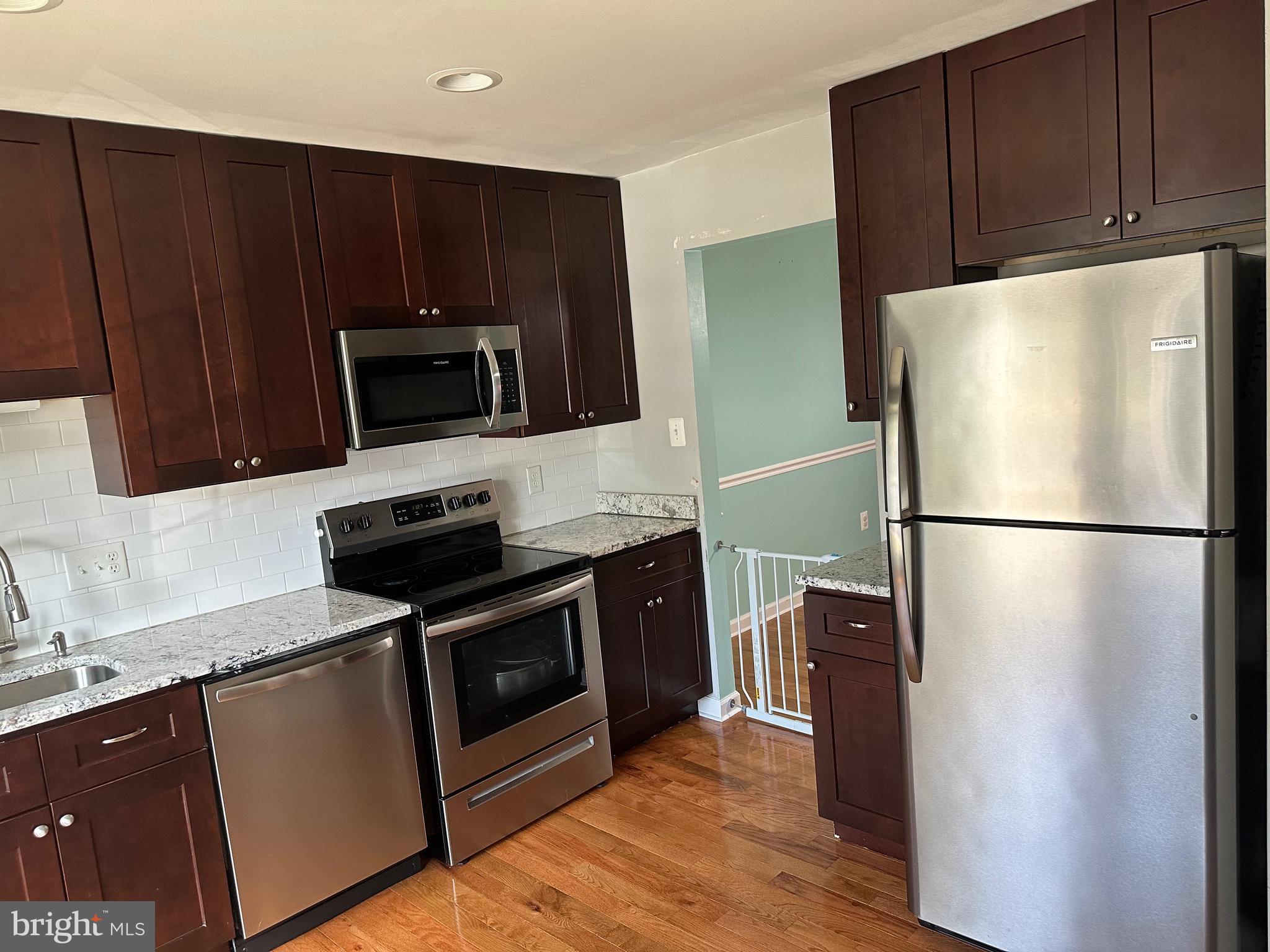 TOWNS OF FOREST HILLS - Residential Lease