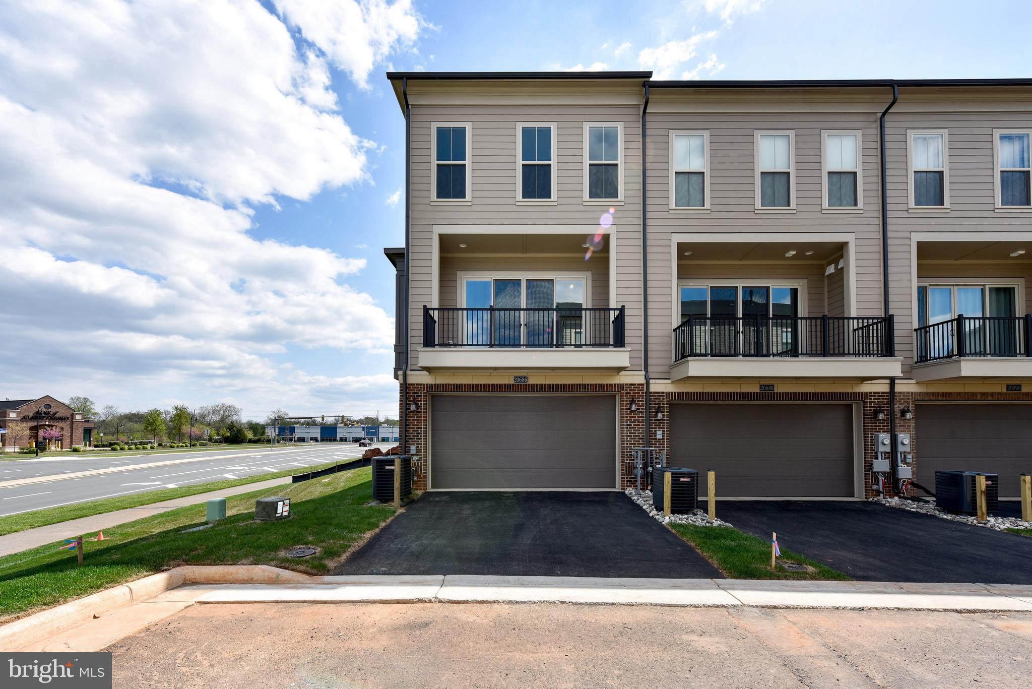 ONE LOUDOUN - Residential Lease