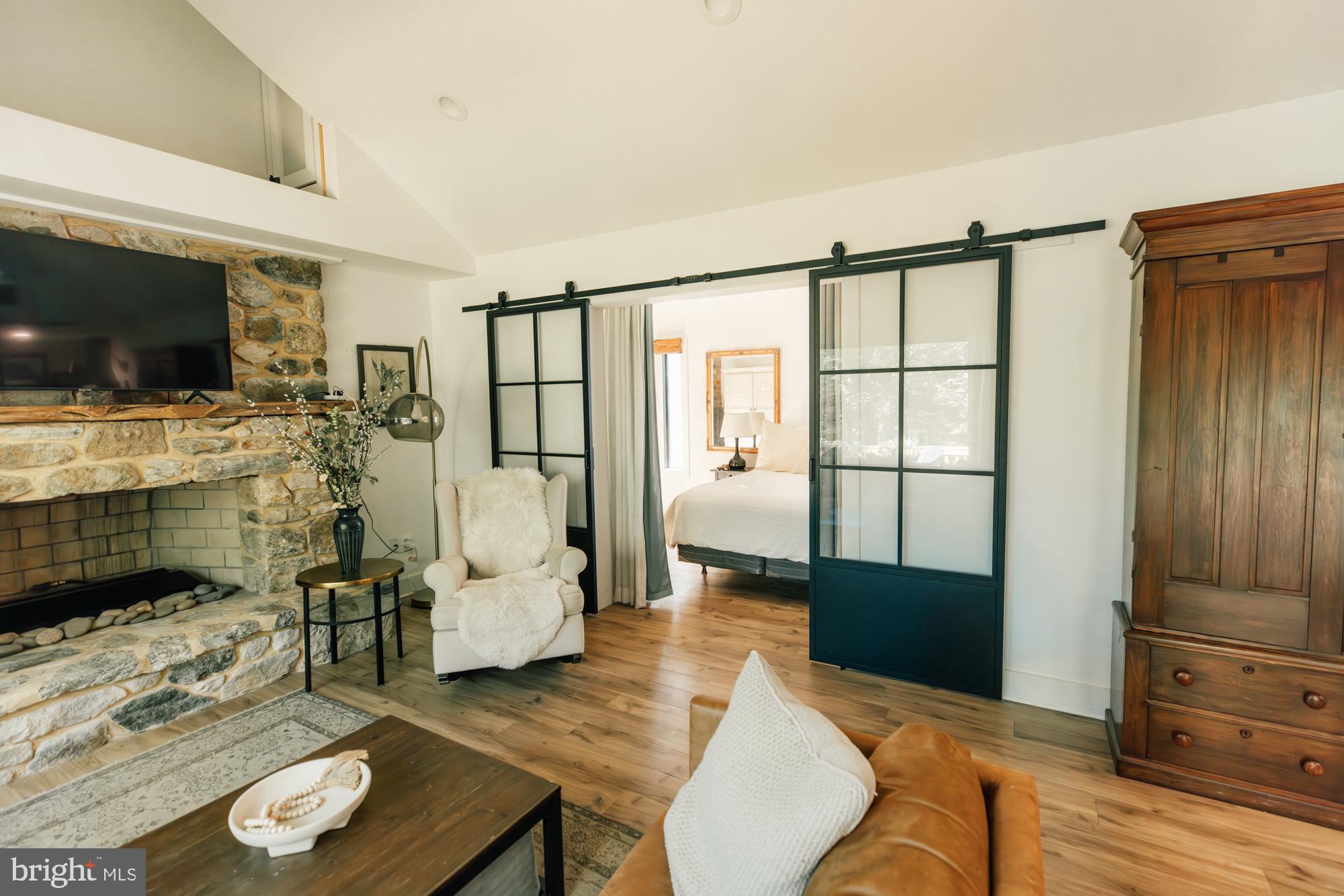 SHENANDOAH RETREAT - Residential