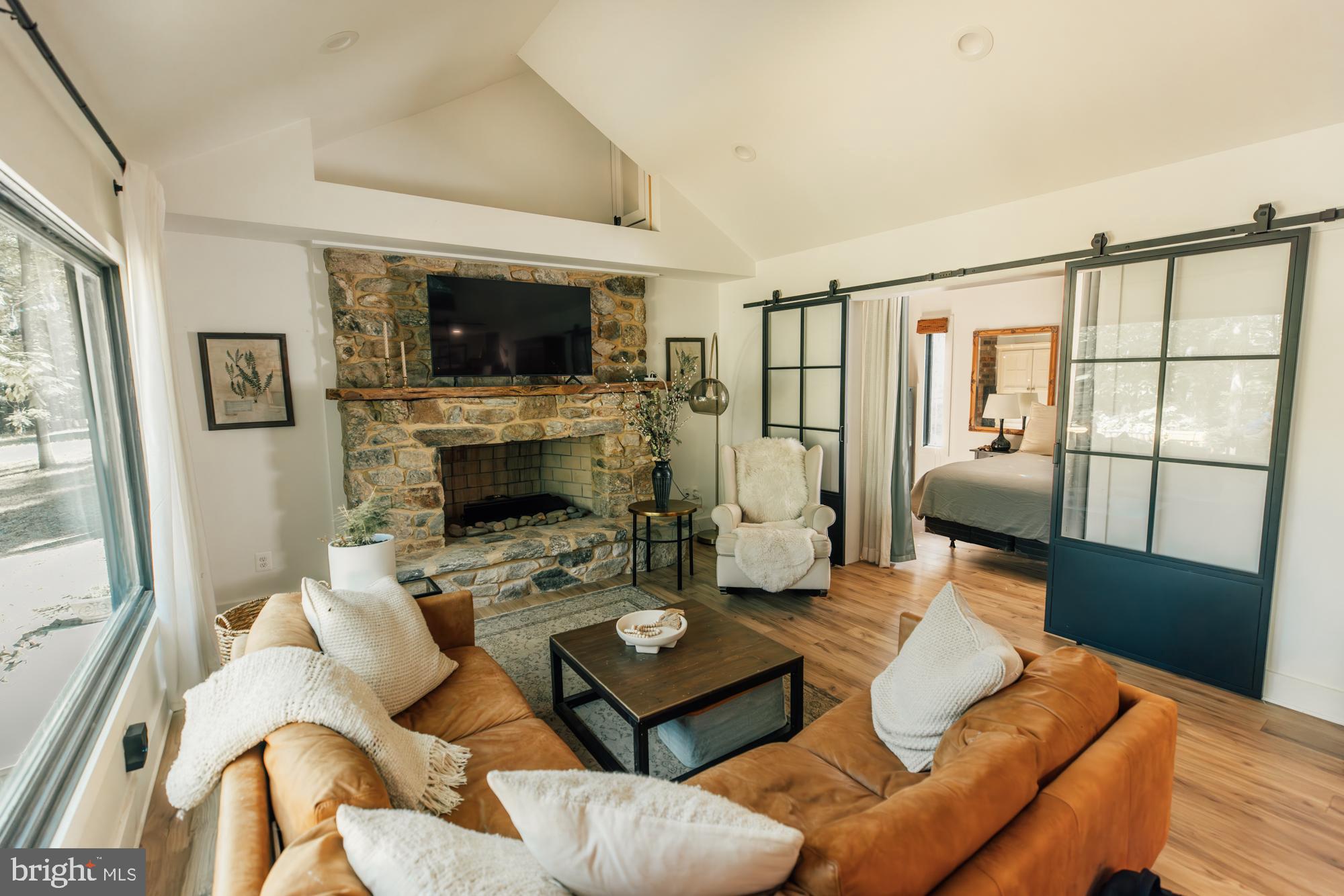 SHENANDOAH RETREAT - Residential