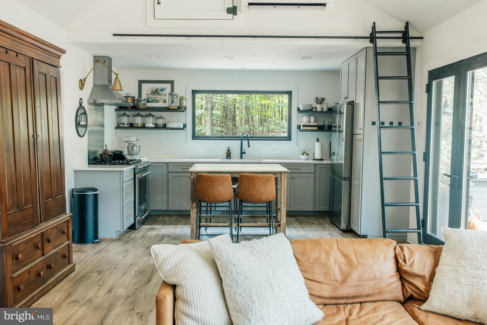 SHENANDOAH RETREAT - Residential