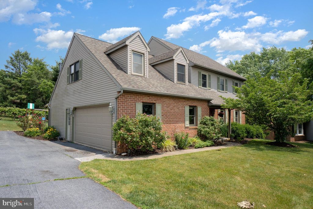 Photo of 727-1/2 OWL HILL RD, LITITZ, PA 17543 (MLS # PALA2036462)
