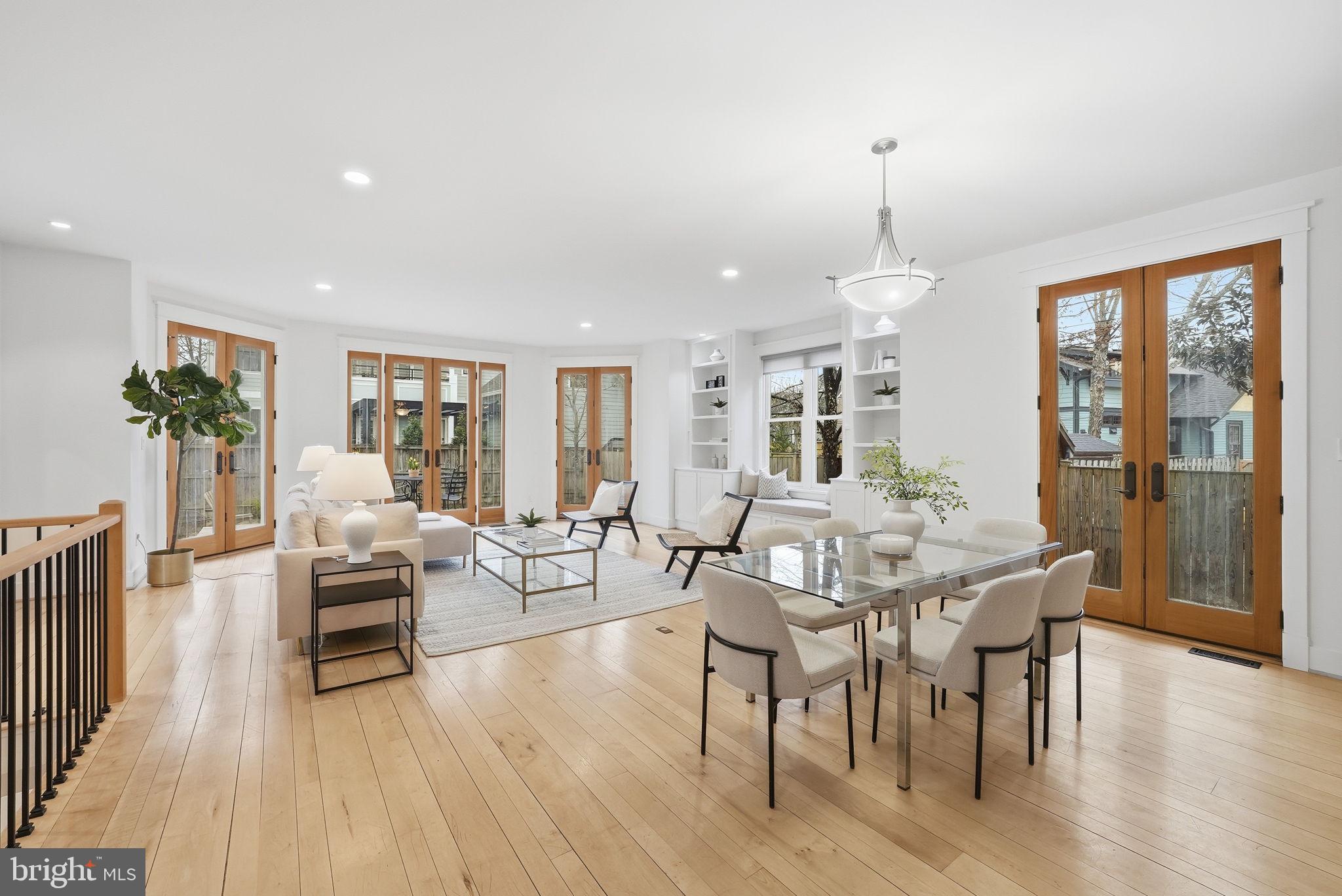 LYON VILLAGE - Residential