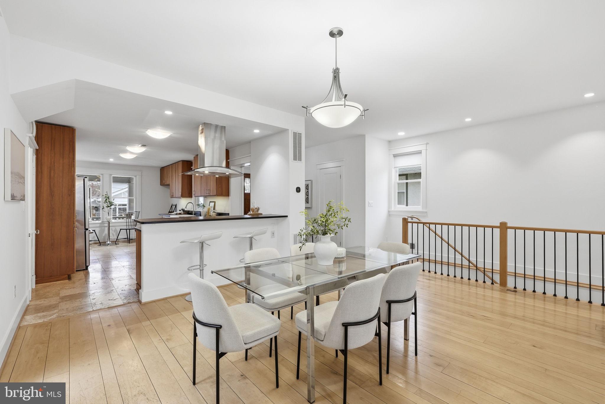 LYON VILLAGE - Residential