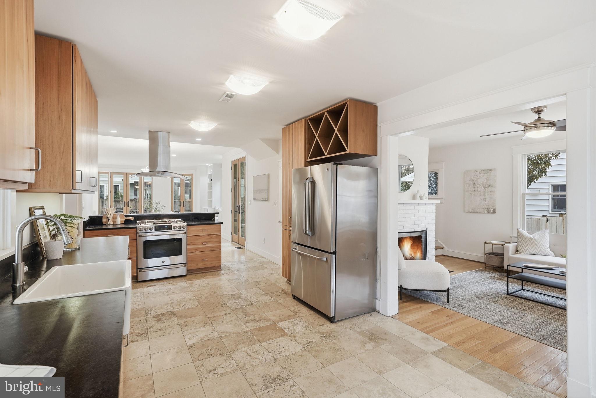 LYON VILLAGE - Residential