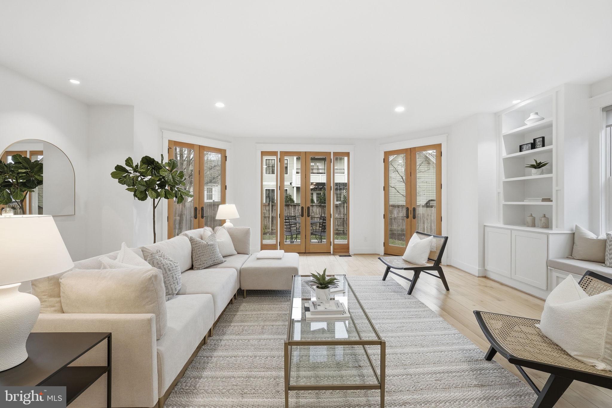 LYON VILLAGE - Residential