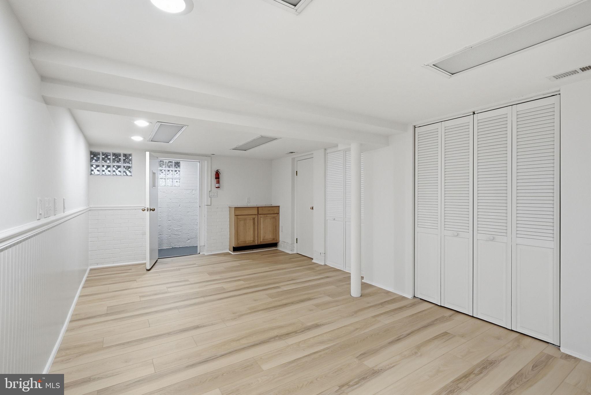 LYON VILLAGE - Residential