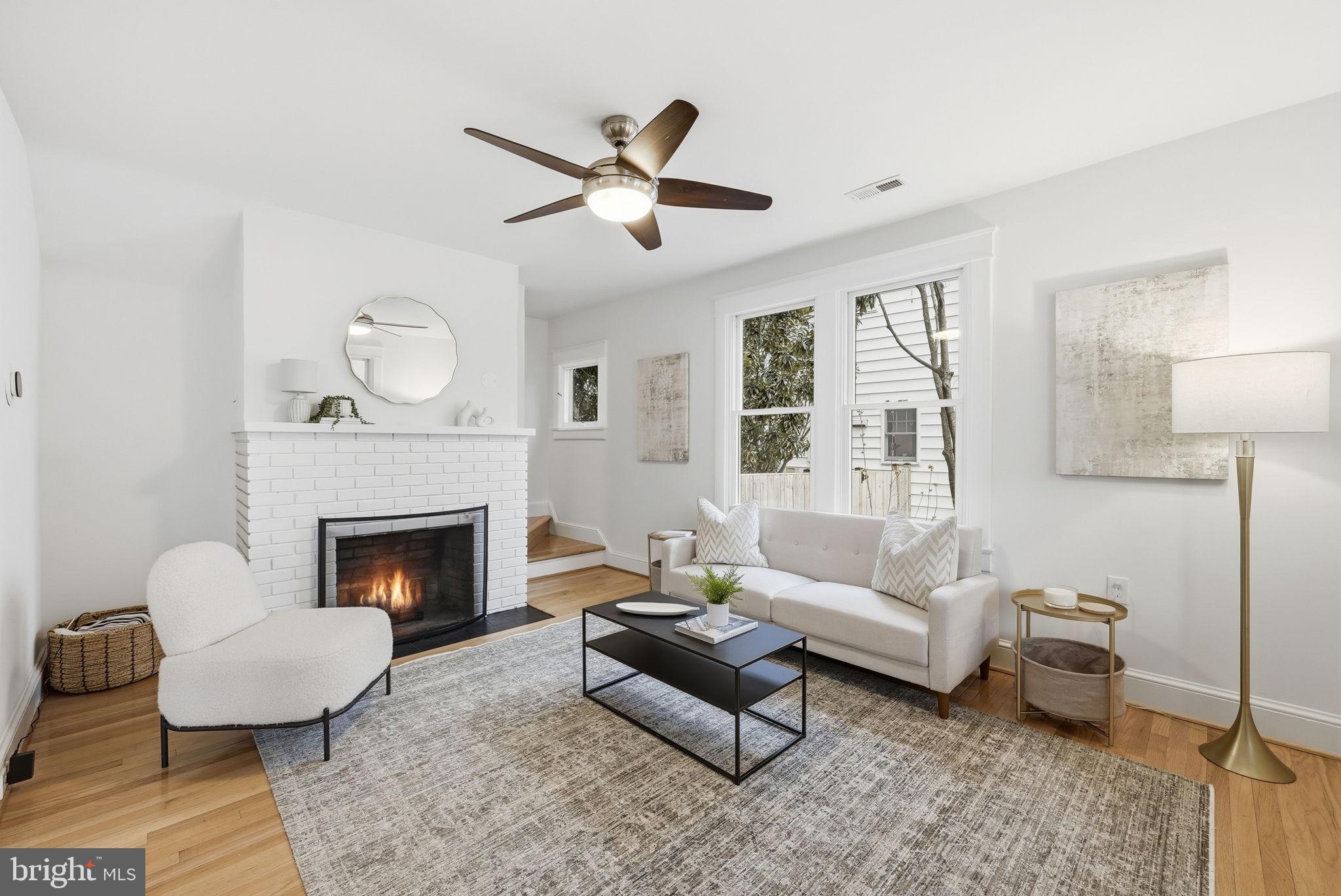 LYON VILLAGE - Residential