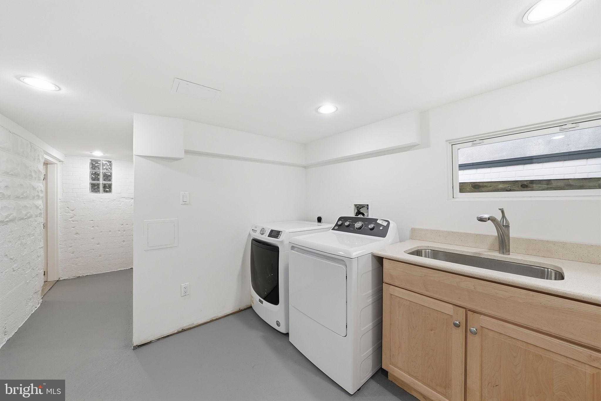 LYON VILLAGE - Residential