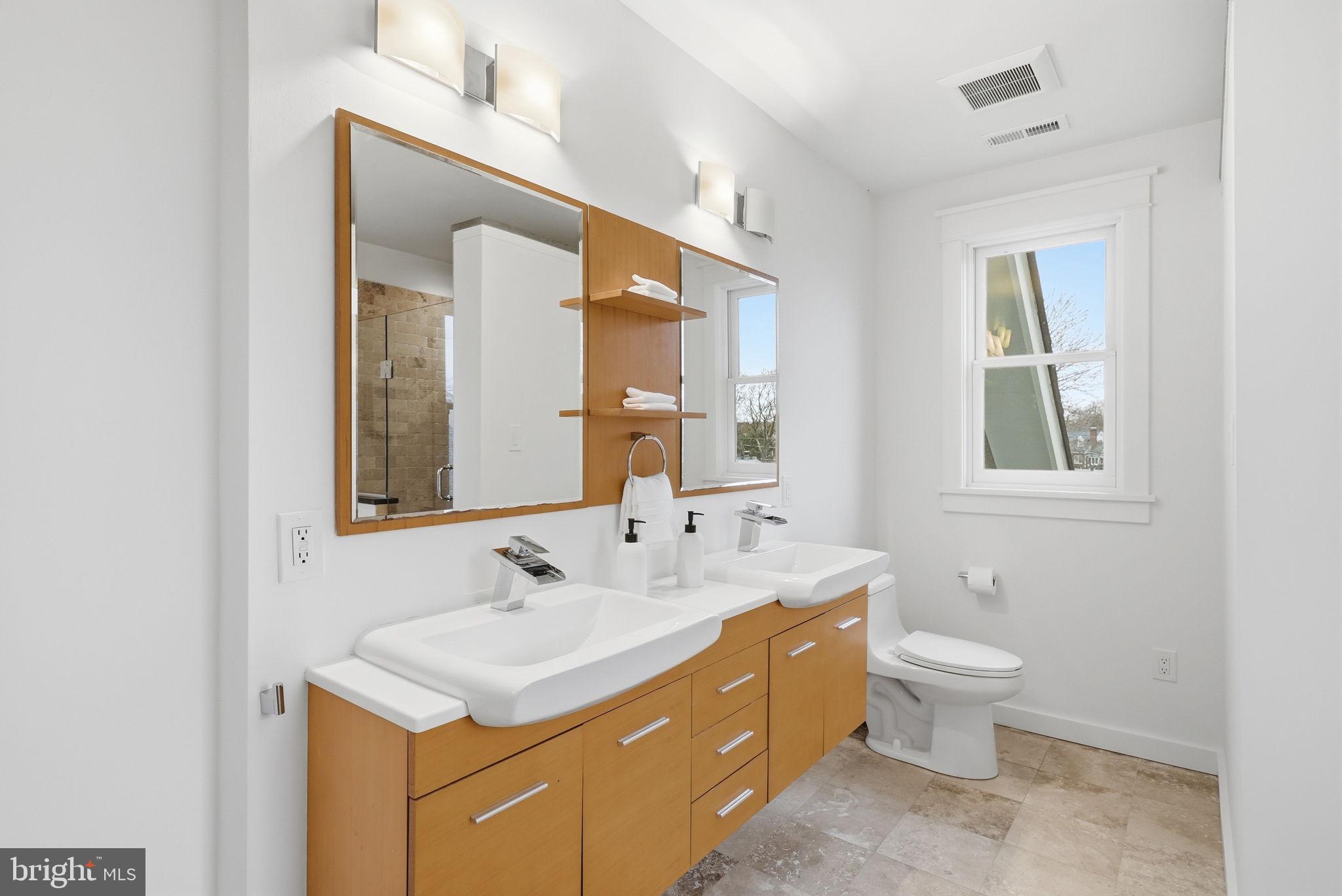 LYON VILLAGE - Residential