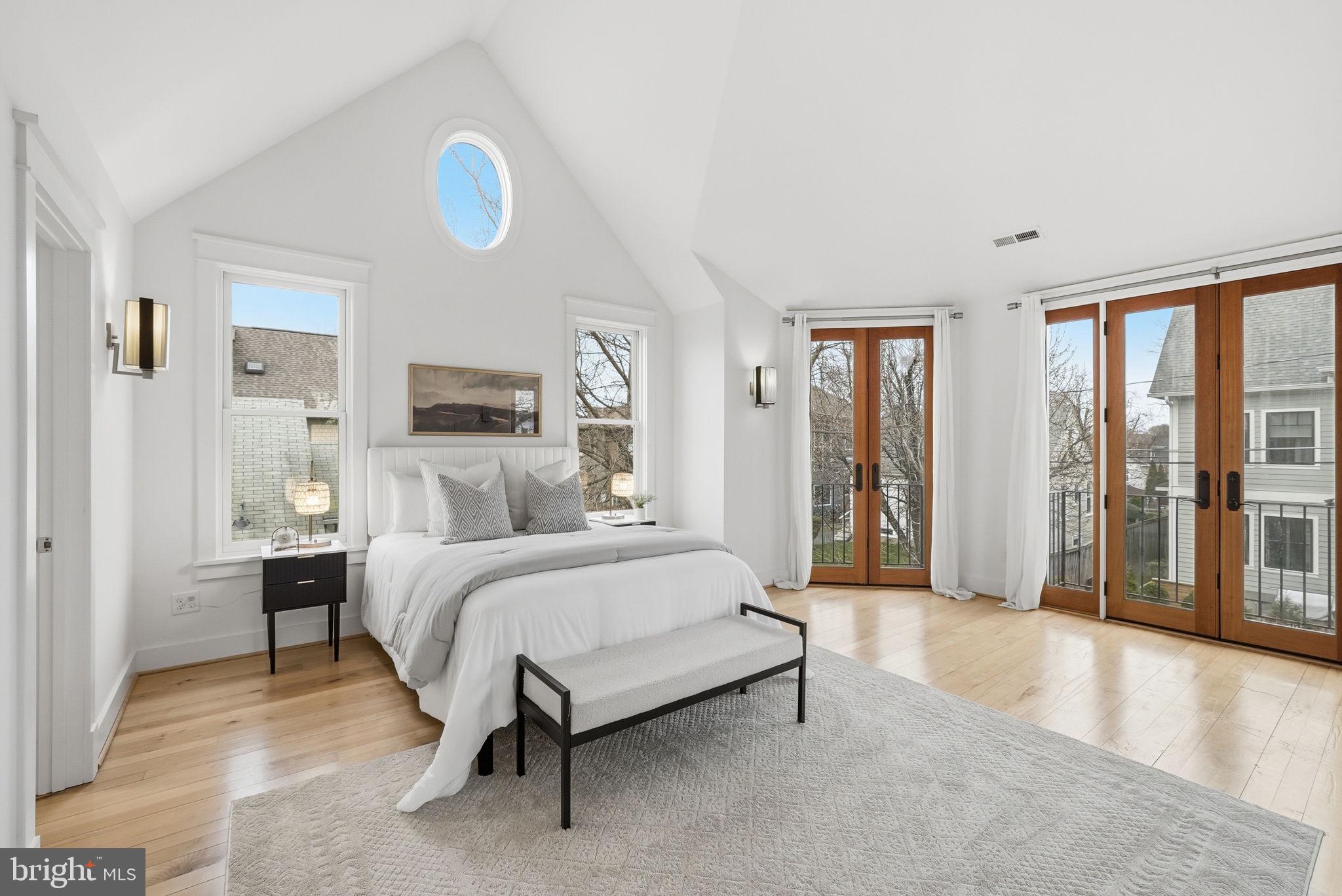 LYON VILLAGE - Residential