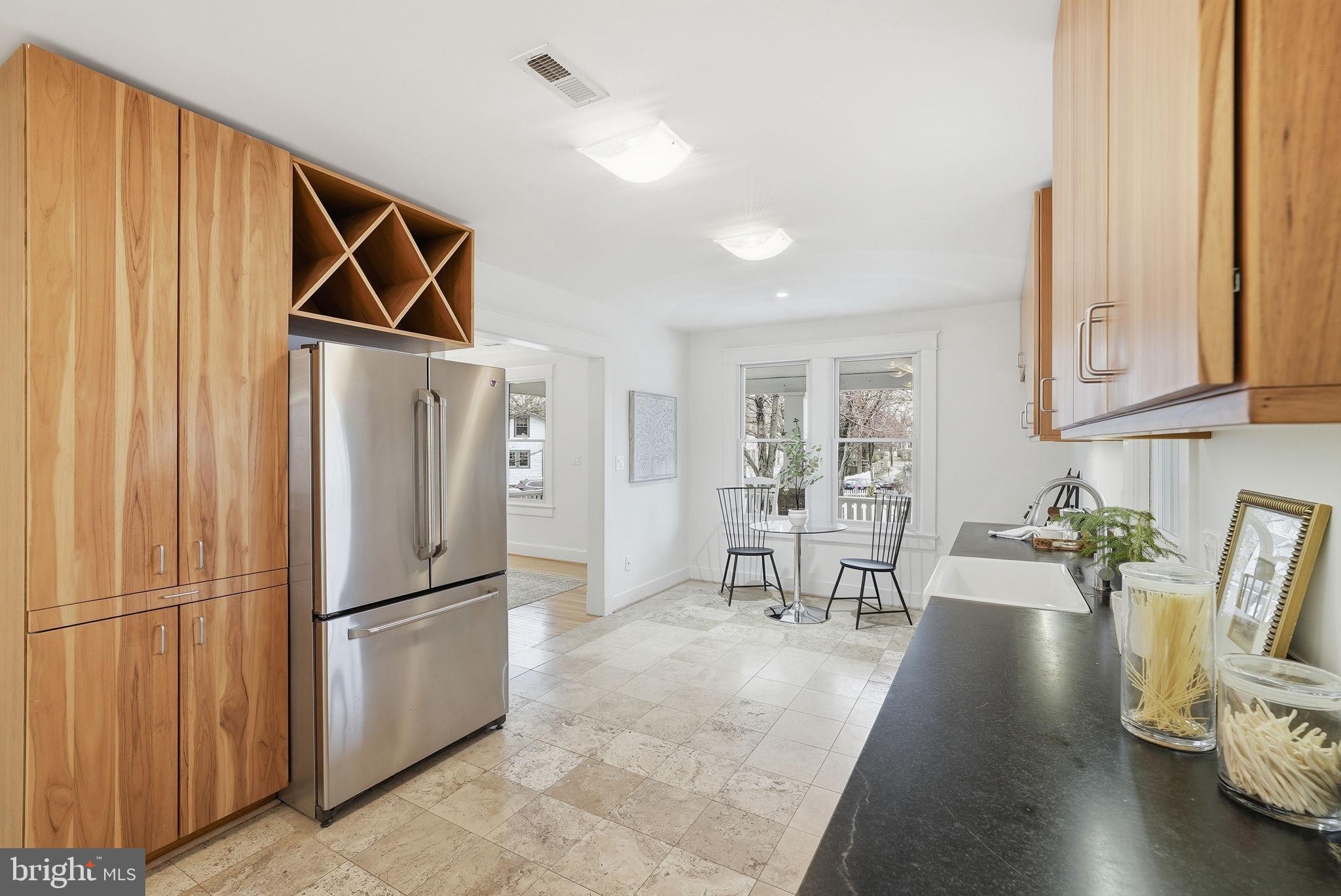 LYON VILLAGE - Residential