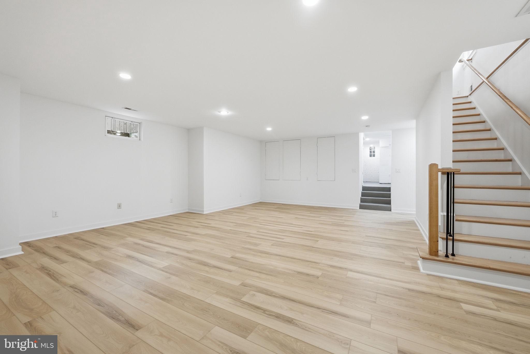 LYON VILLAGE - Residential