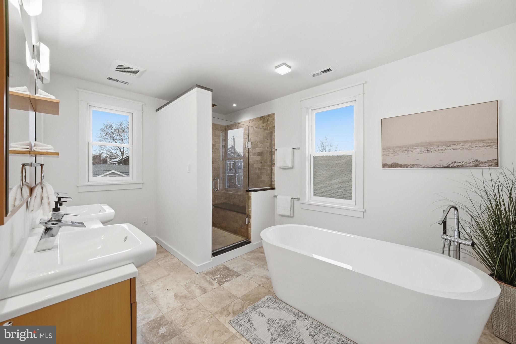 LYON VILLAGE - Residential