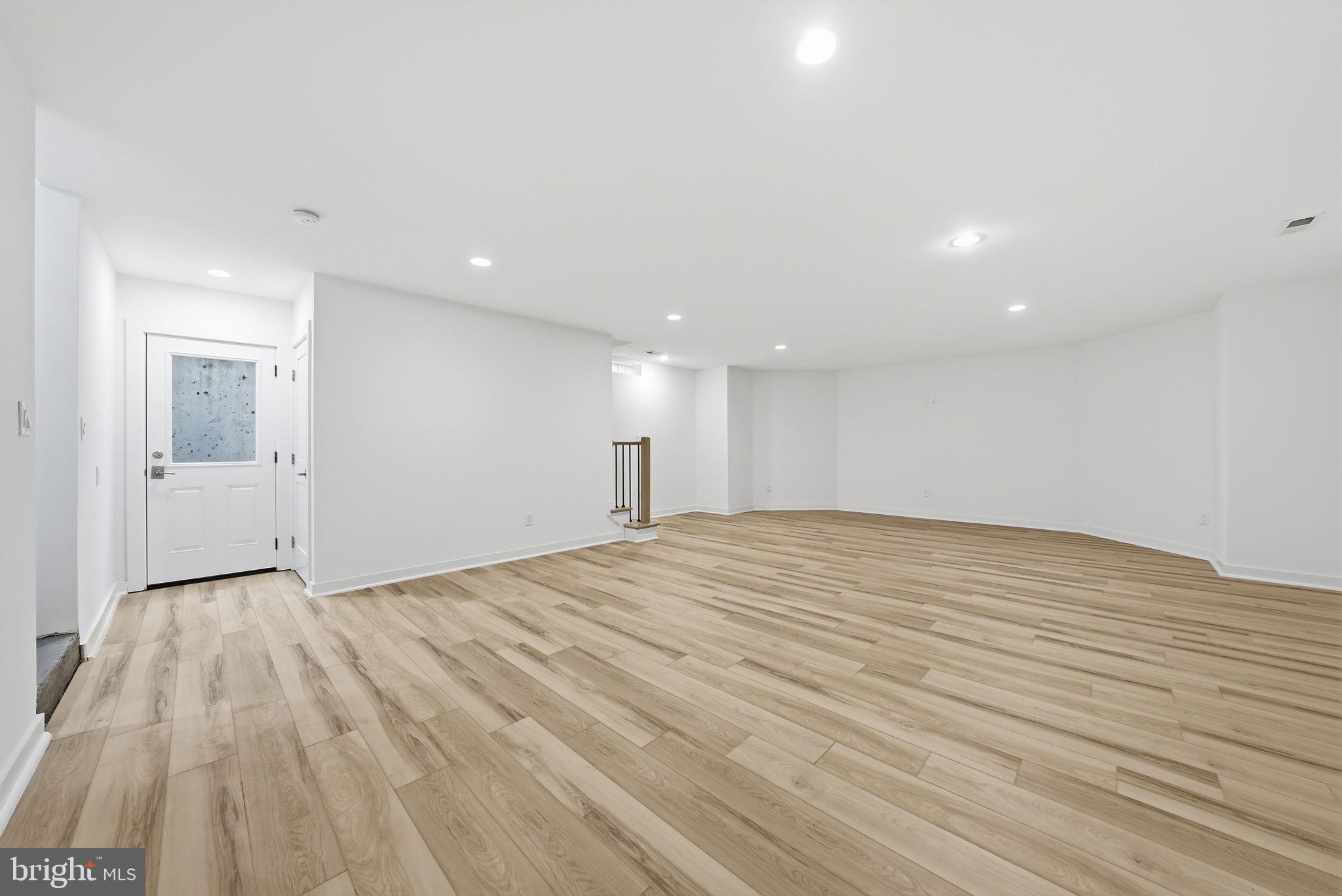 LYON VILLAGE - Residential