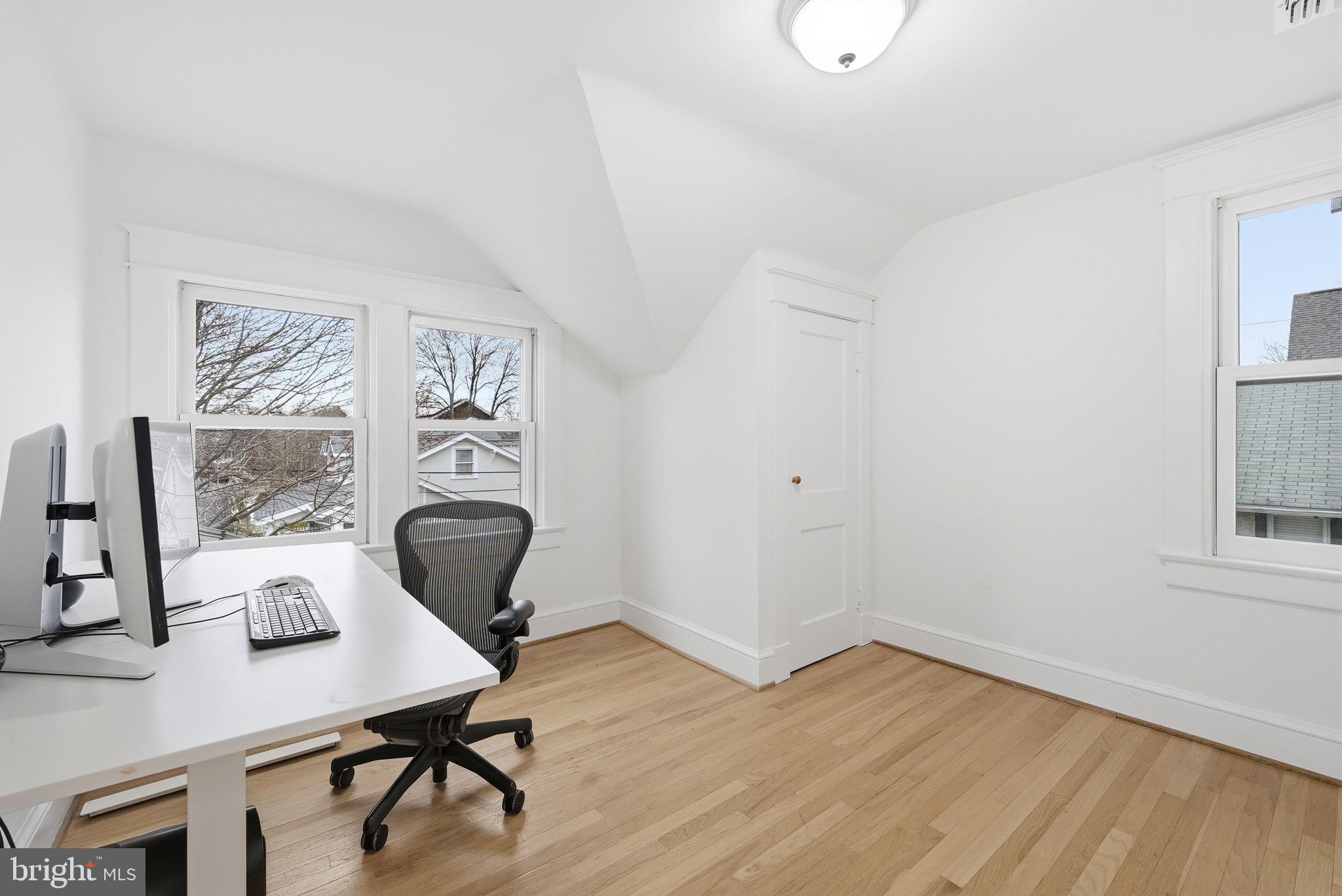 LYON VILLAGE - Residential