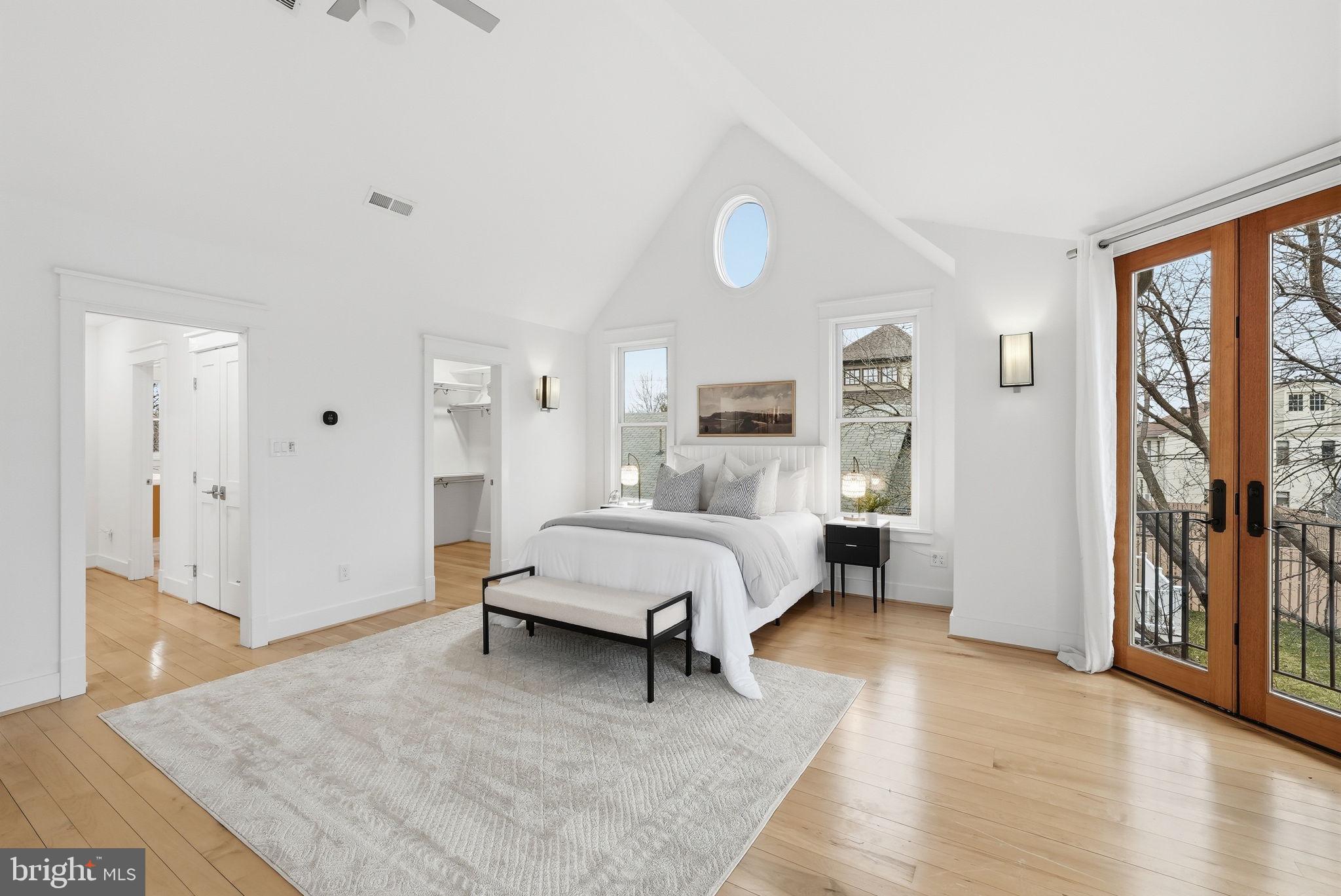 LYON VILLAGE - Residential